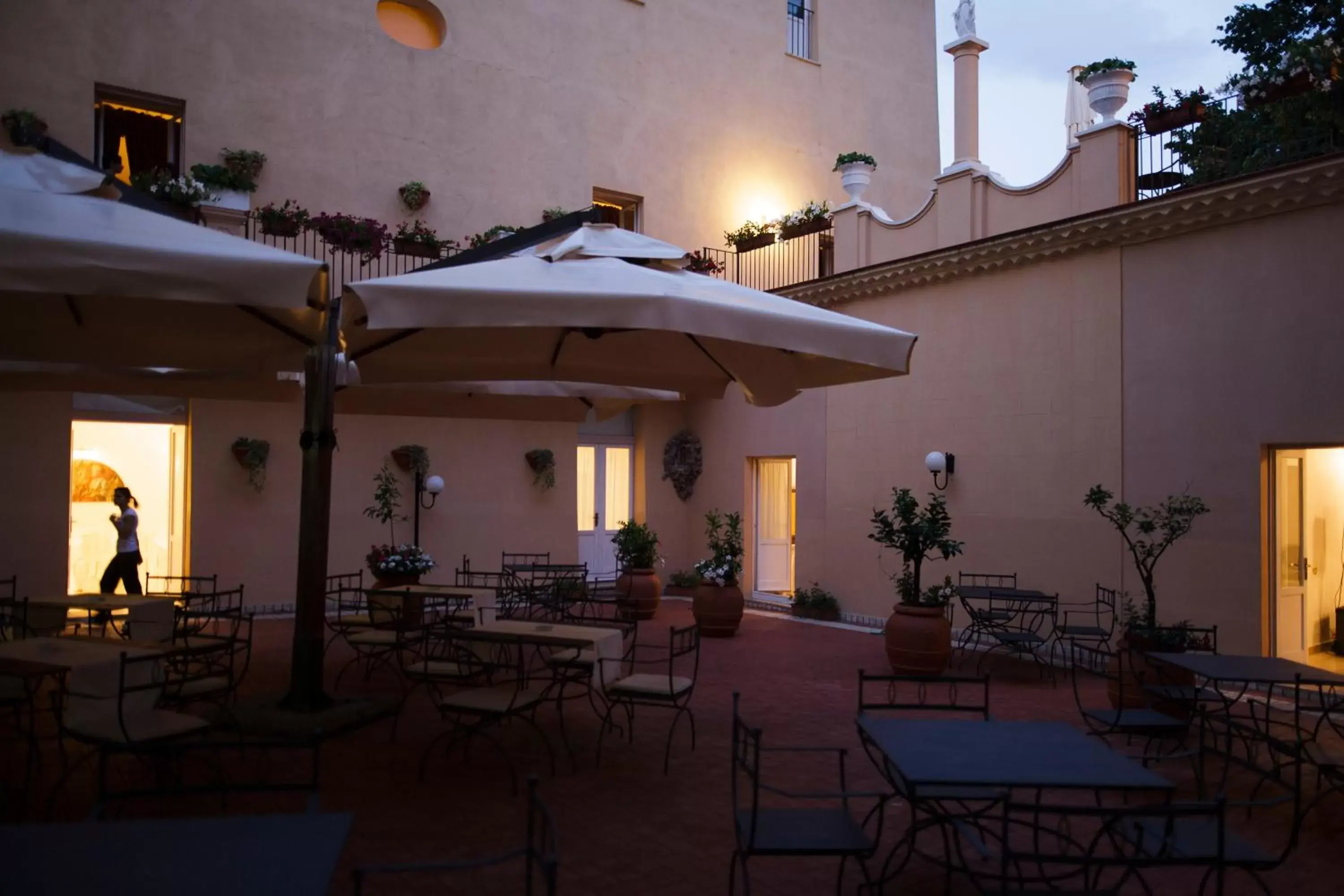 Patio, Restaurant/Places to Eat in Hotel Relais Filonardi