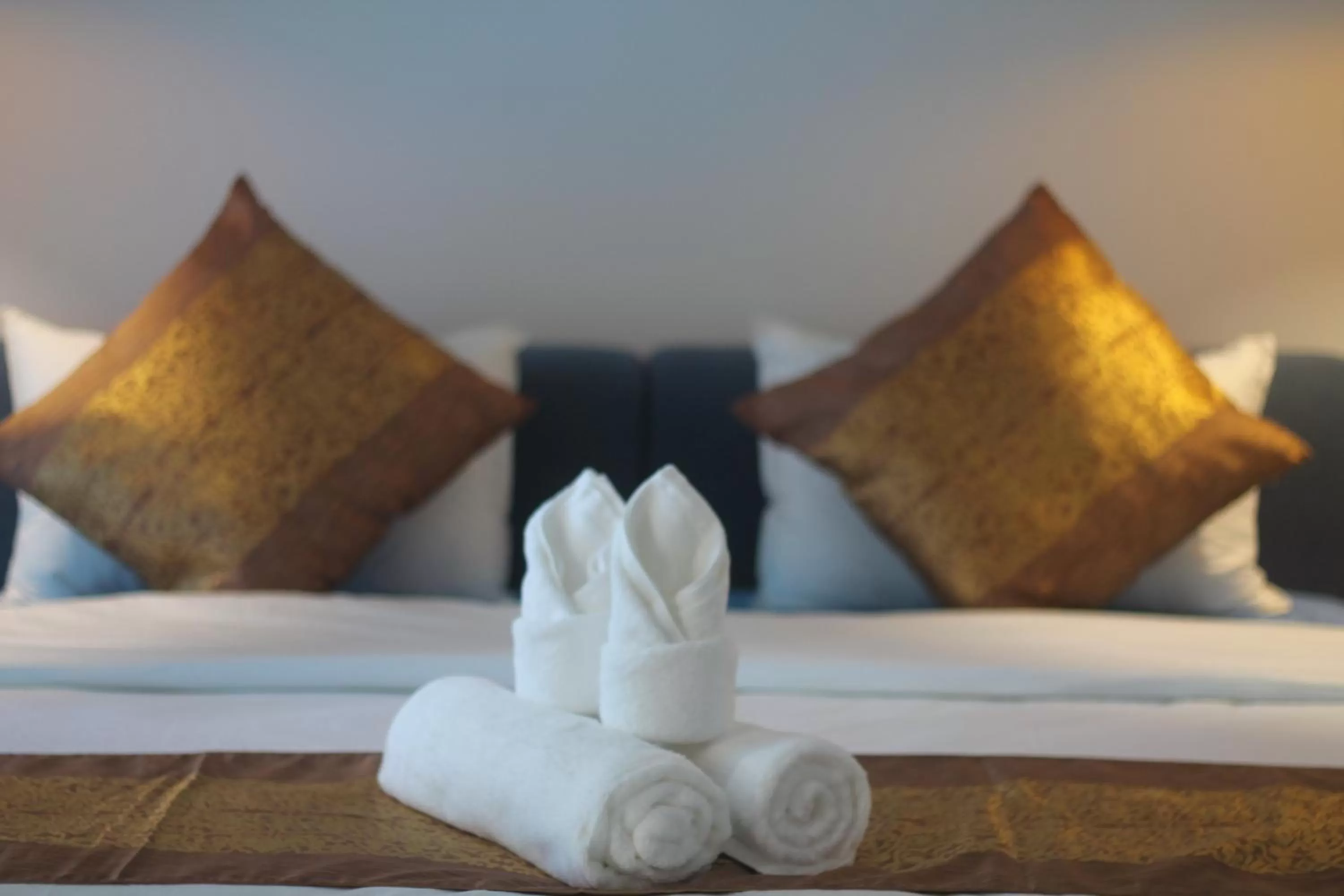 Bedroom, Bed in Benny's City Hotel