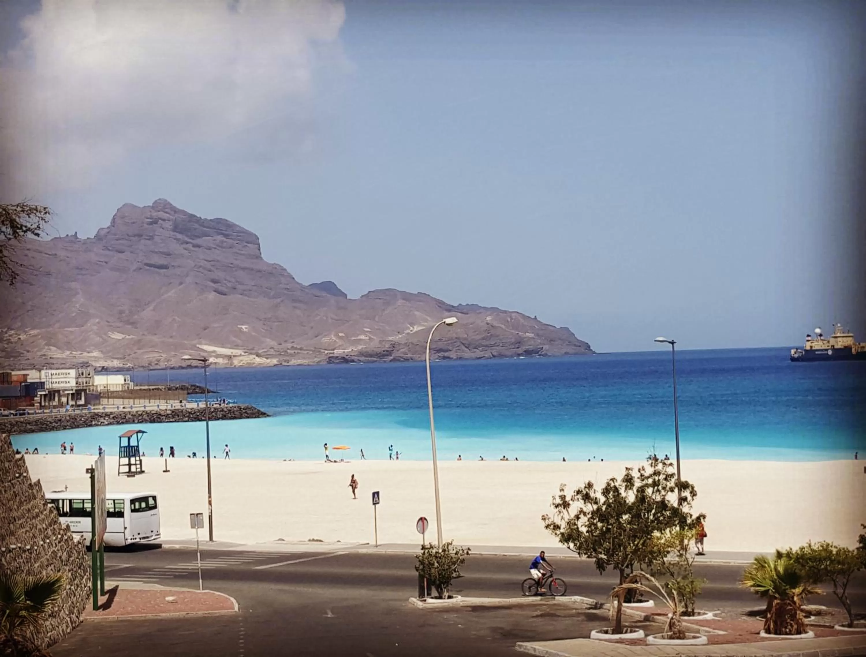 Beach, Mountain View in Casa Café Mindelo