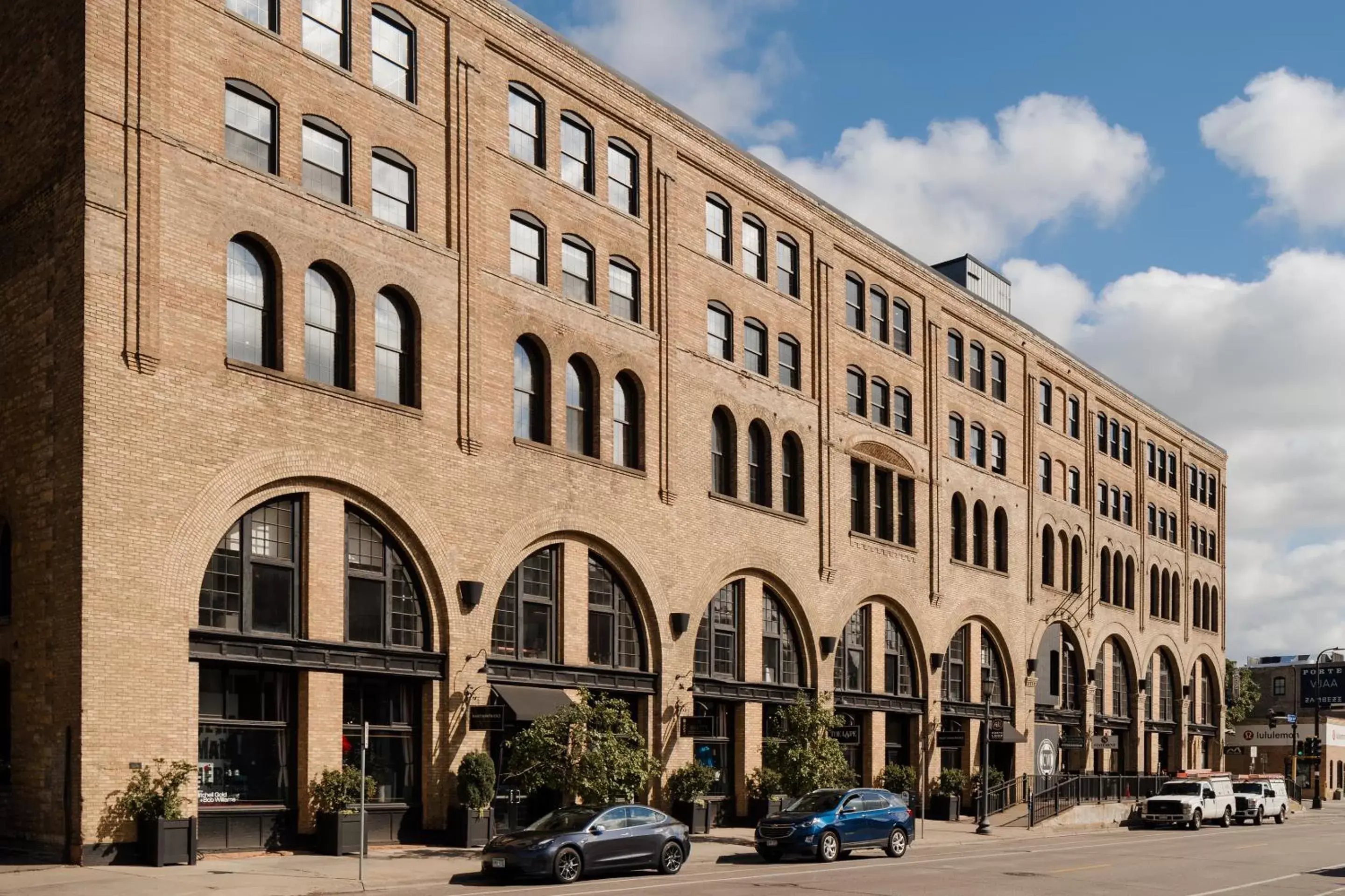 Property Building in Sonder at SECOND & SECOND