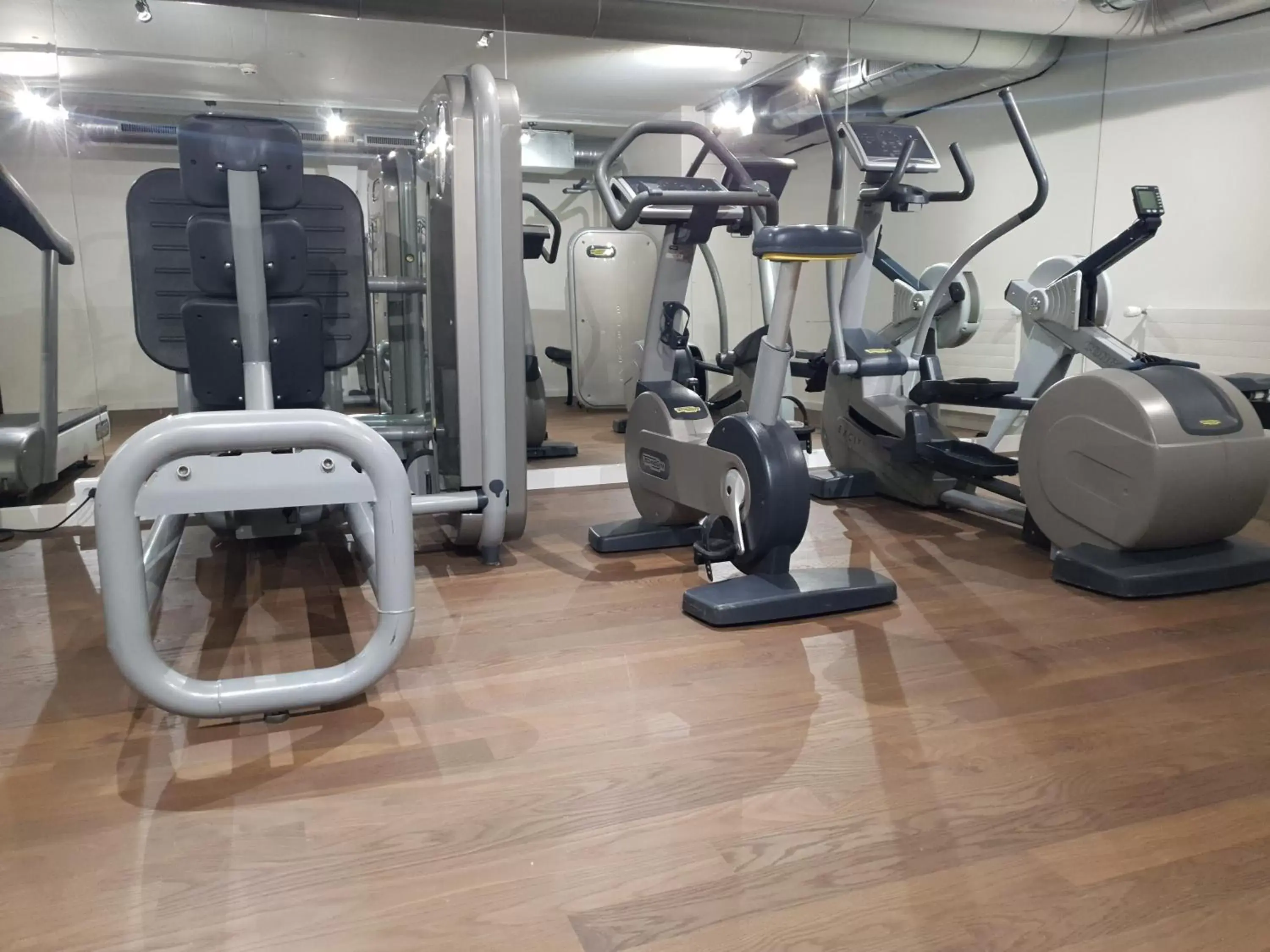 Fitness centre/facilities, Fitness Center/Facilities in Nash Airport Hotel