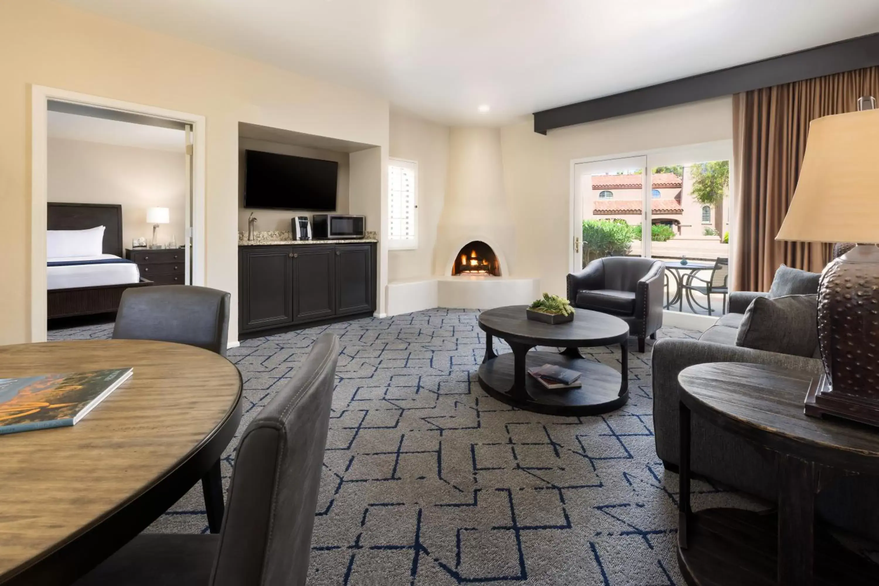 Living room, Seating Area in The Scottsdale Plaza Resort & Villas