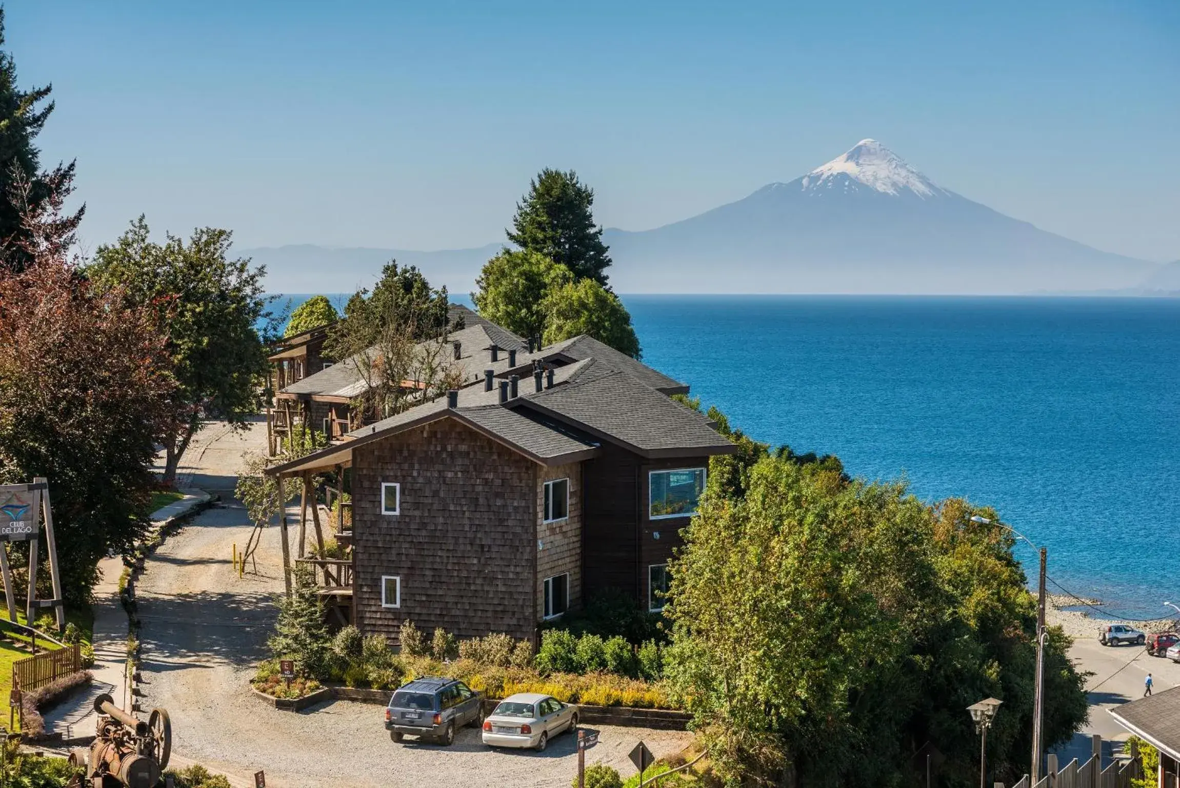 Property building in Hotel Cabaña Del Lago Puerto Varas