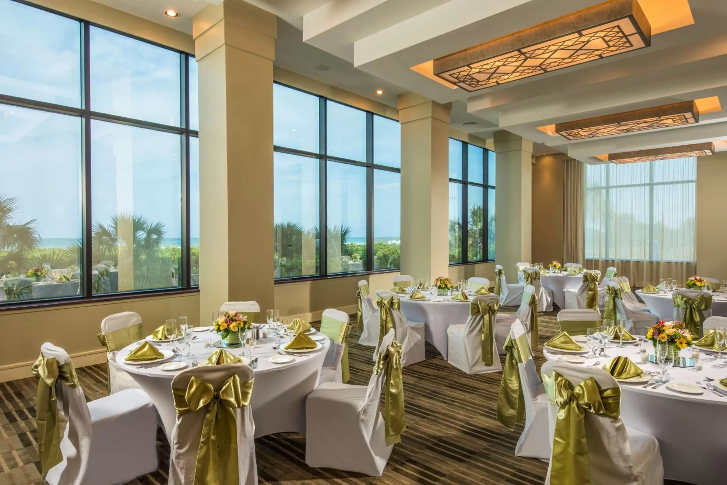 Meeting/conference room, Restaurant/Places to Eat in Hilton Cocoa Beach Oceanfront