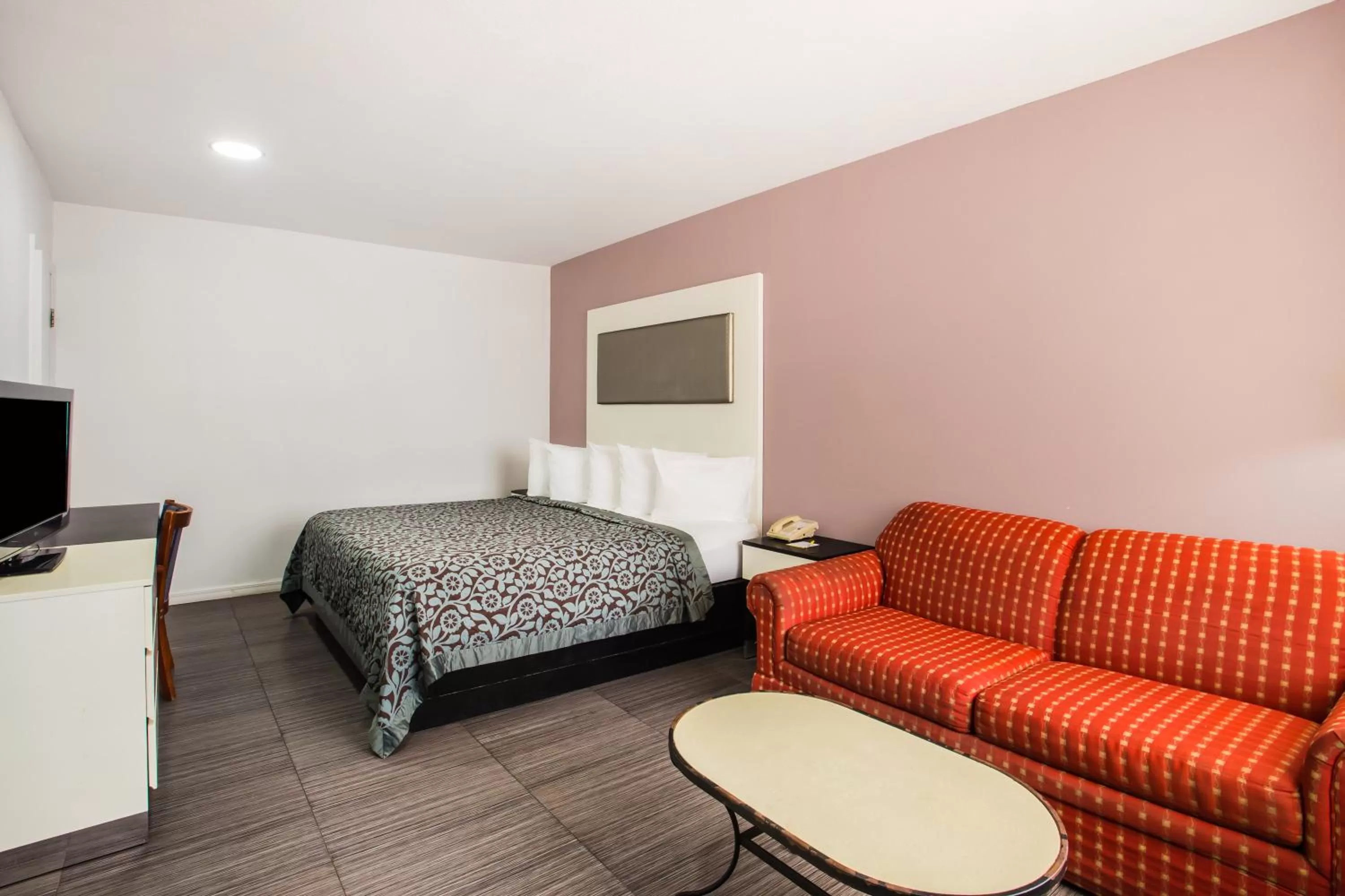 Photo of the whole room, Bed in Arya Blu Inn and Suites