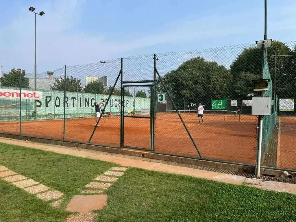 Tennis court, Other Activities in Hotel Sporting Brugherio