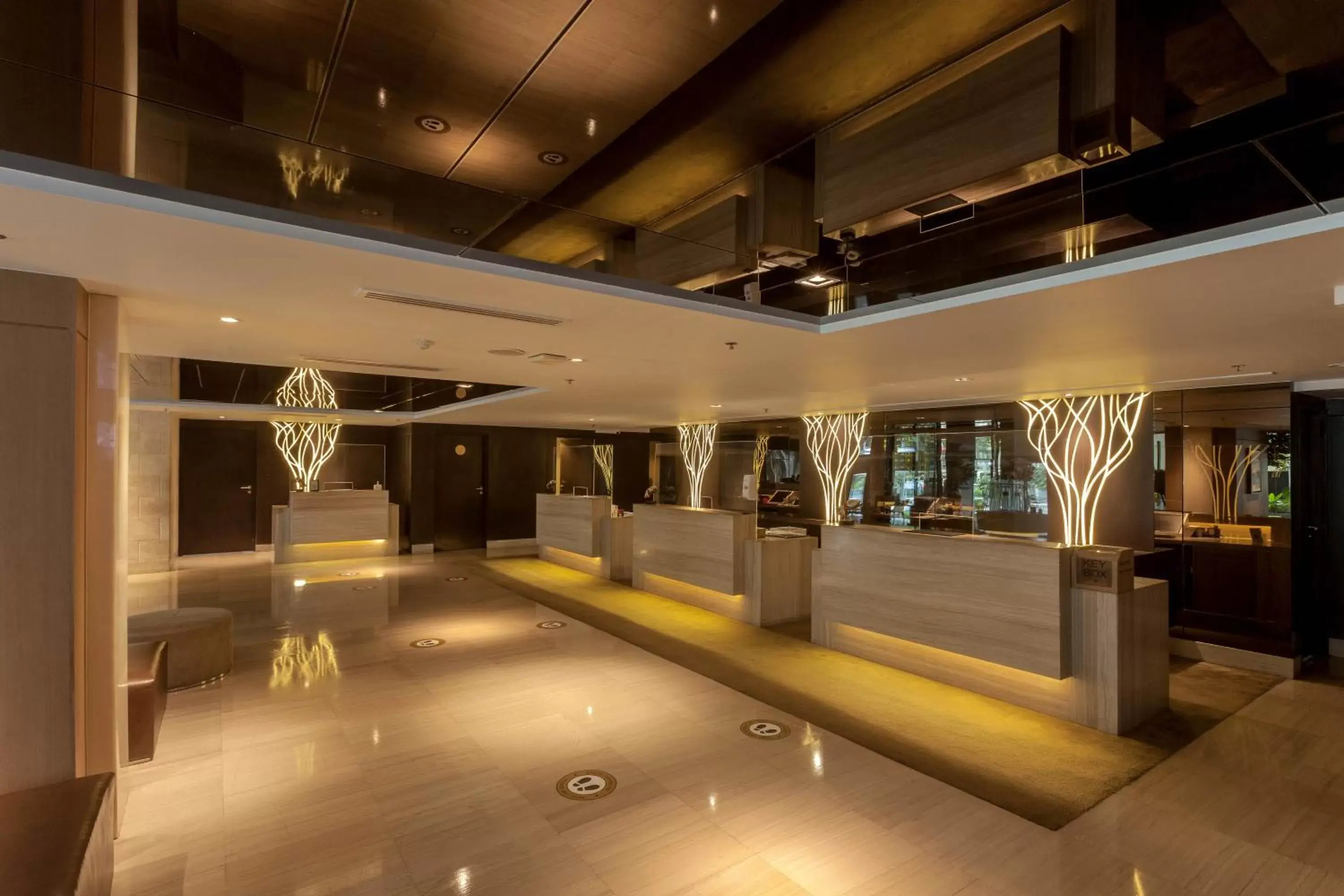 Lobby or reception in Grand Fortune Hotel Bangkok - SHA Extra Plus