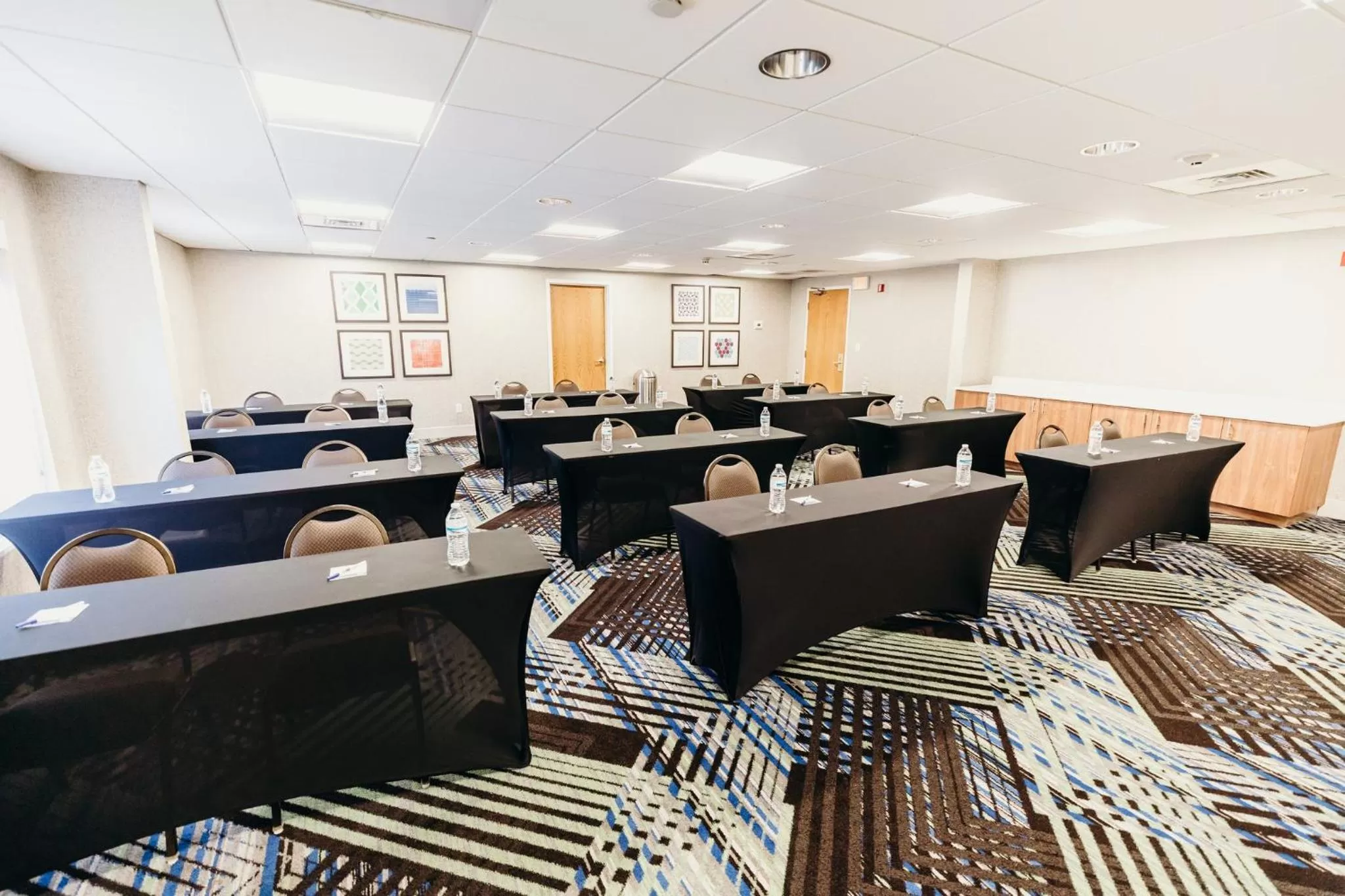 Meeting/conference room in Holiday Inn Express Atlanta - Northeast I-85 - Clairmont Road by IHG