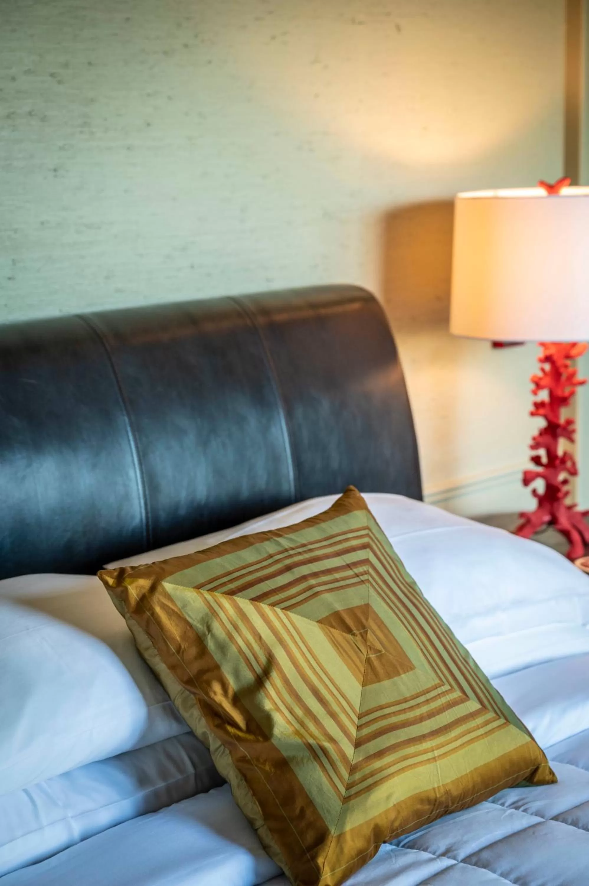 Bed in Hotel Broad Ripple