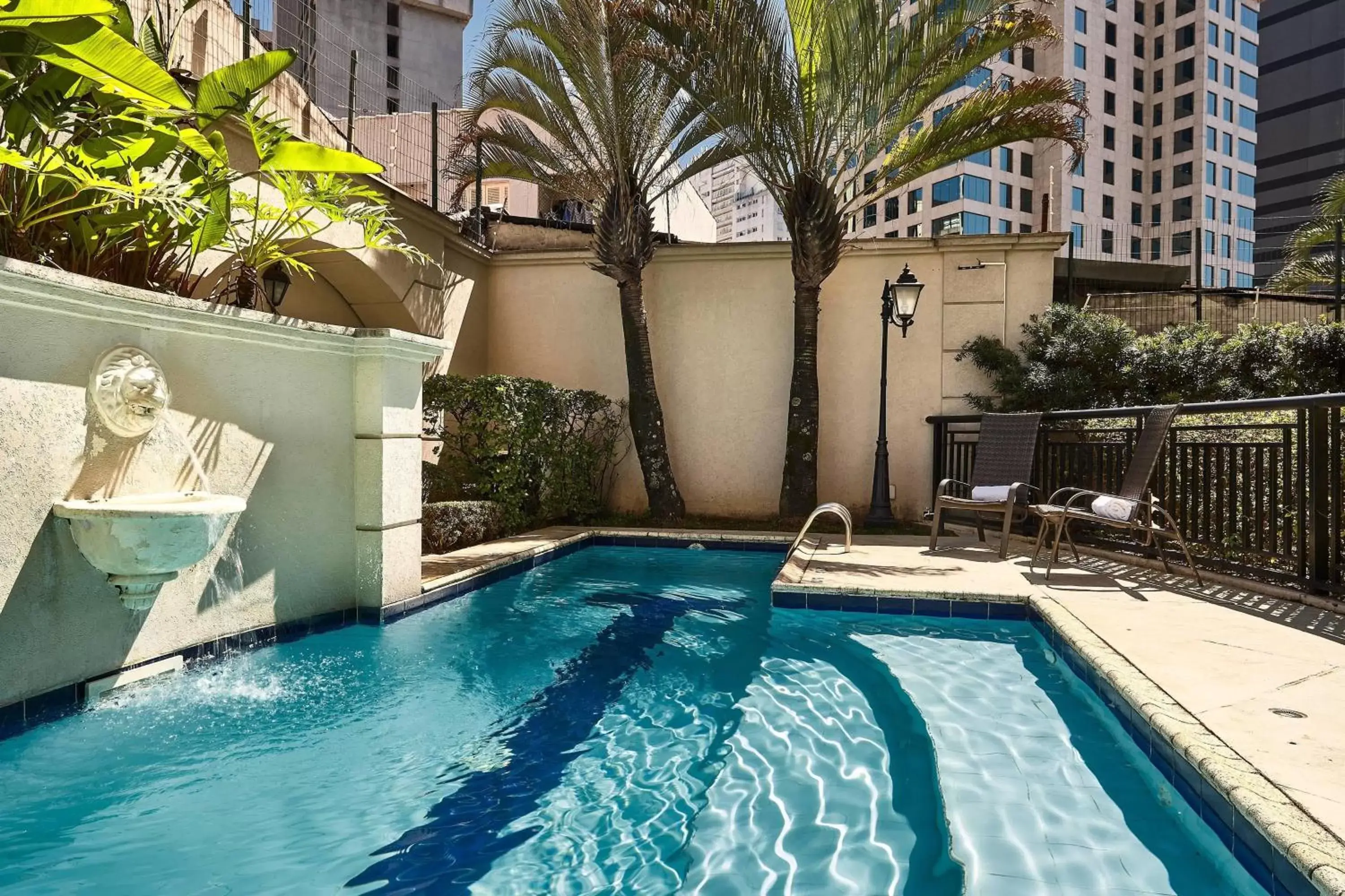 Swimming Pool in Marriott Executive Apartments Sao Paulo