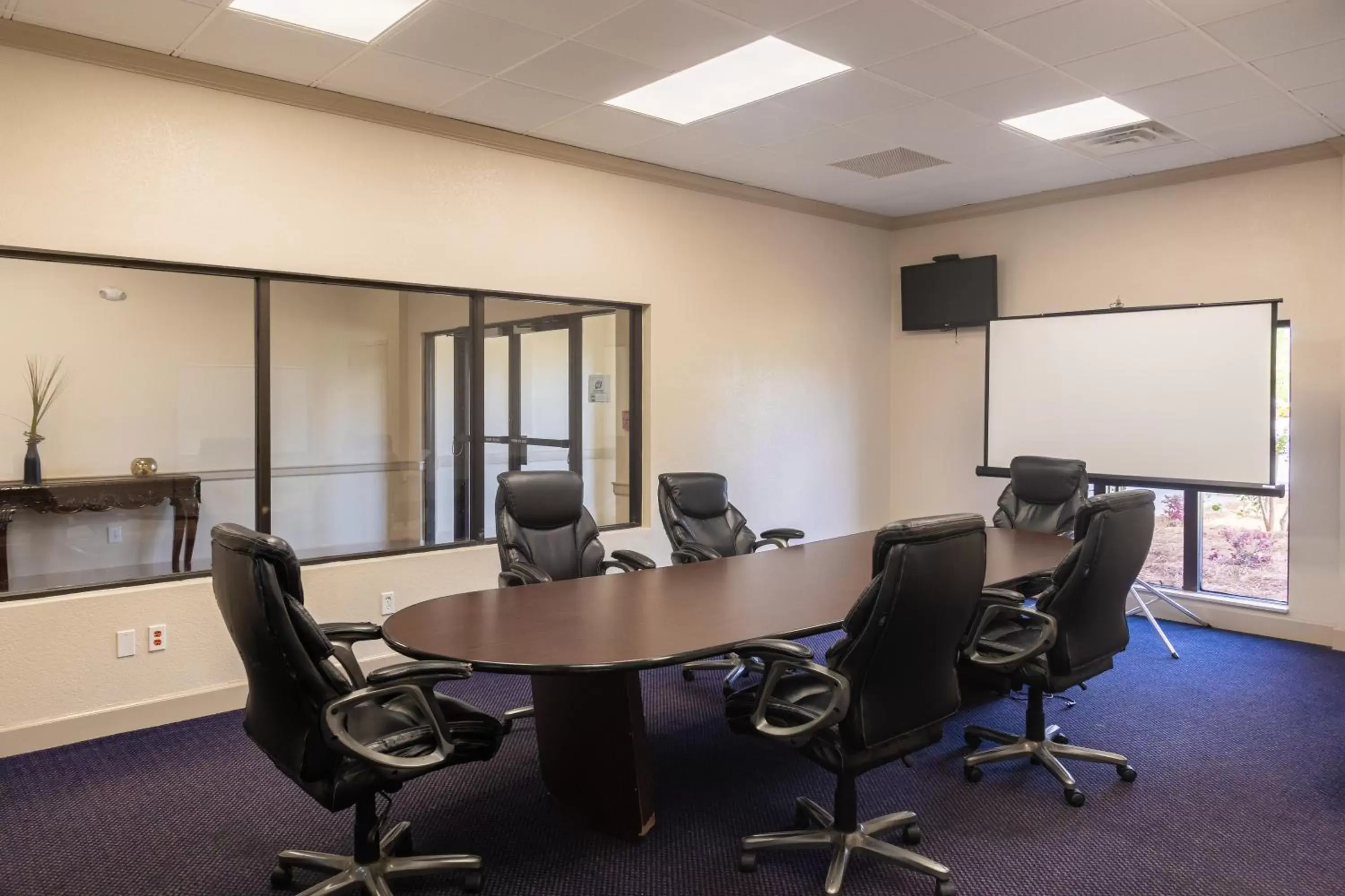 Meeting/conference room in Cottonwood Suites Savannah Hotel & Conference Center