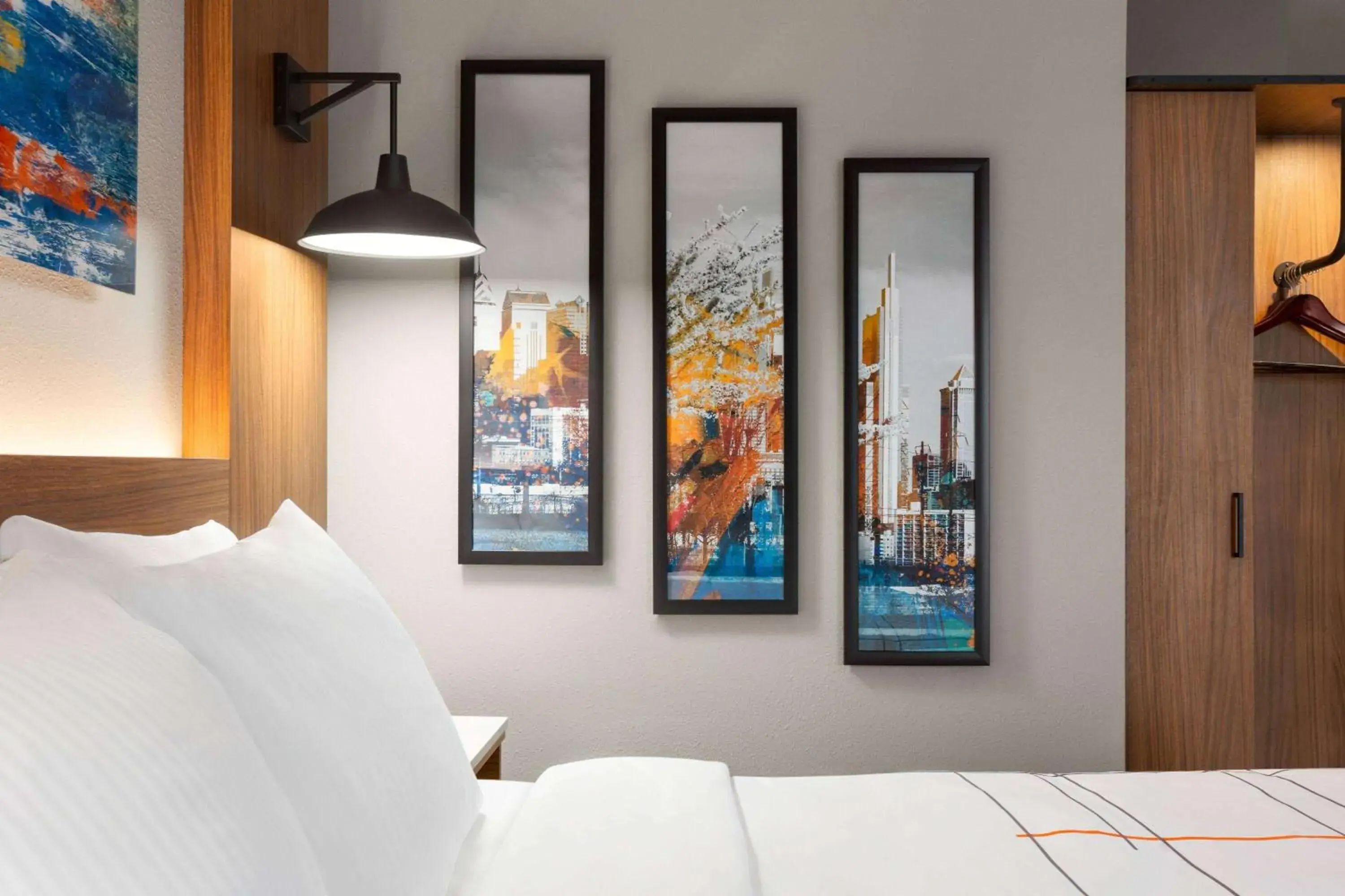 Photo of the whole room, Bed in La Quinta Inn & Suites by Wyndham Mount Laurel Moorestown Photo of the whole room, Bed in La Quinta Inn & Suites by Wyndham Mount Laurel Moorestown