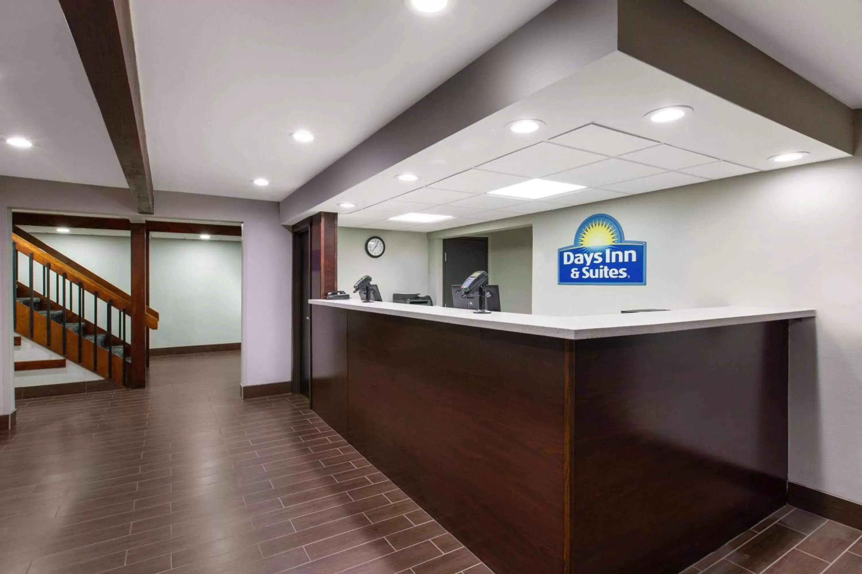 Lobby or reception in Days Inn & Suites by Wyndham Wisconsin Dells