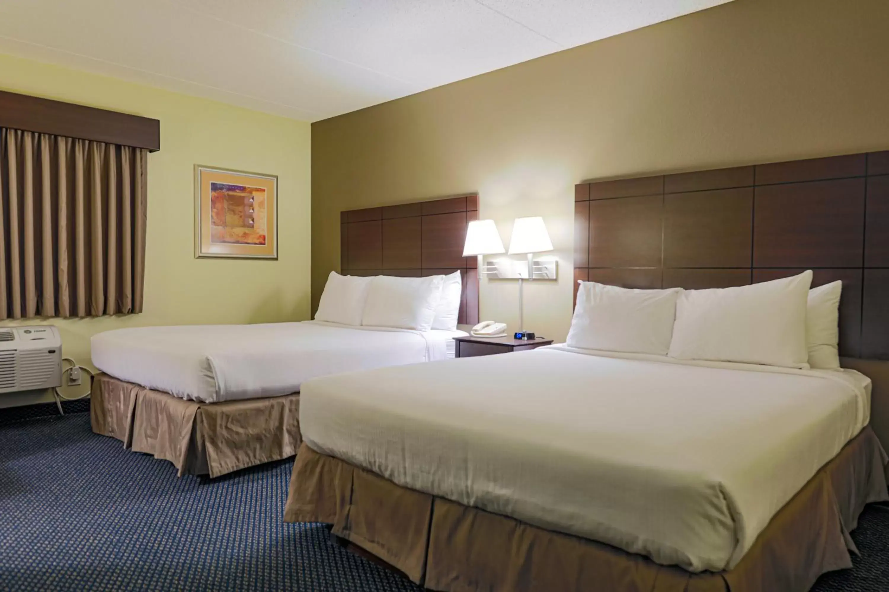 Queen Room with Two Queen Beds - Mobility Access/Non-Smoking in AmericInn by Wyndham Lincoln South