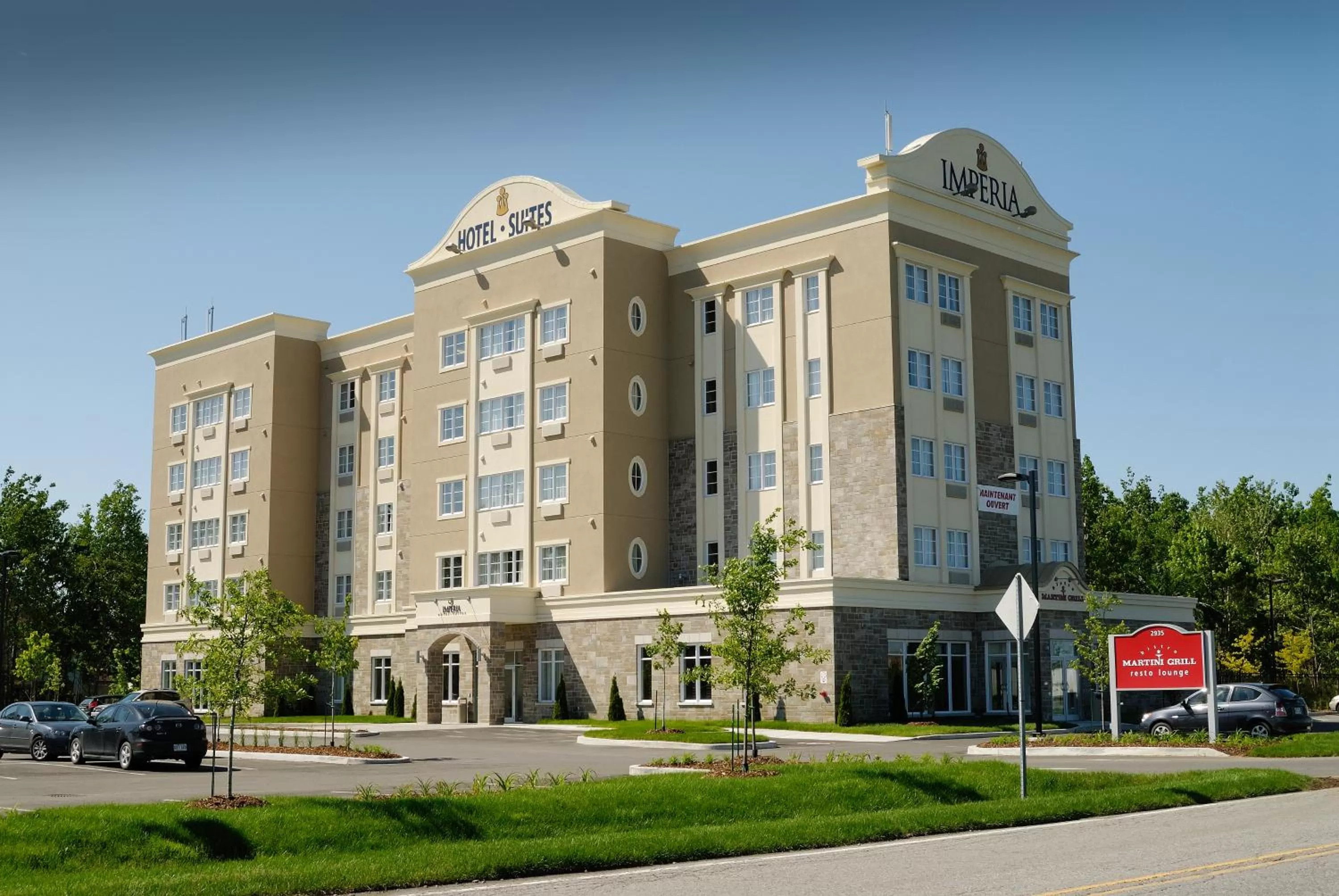 Property building in Imperia Hôtel et Suites Terrebonne