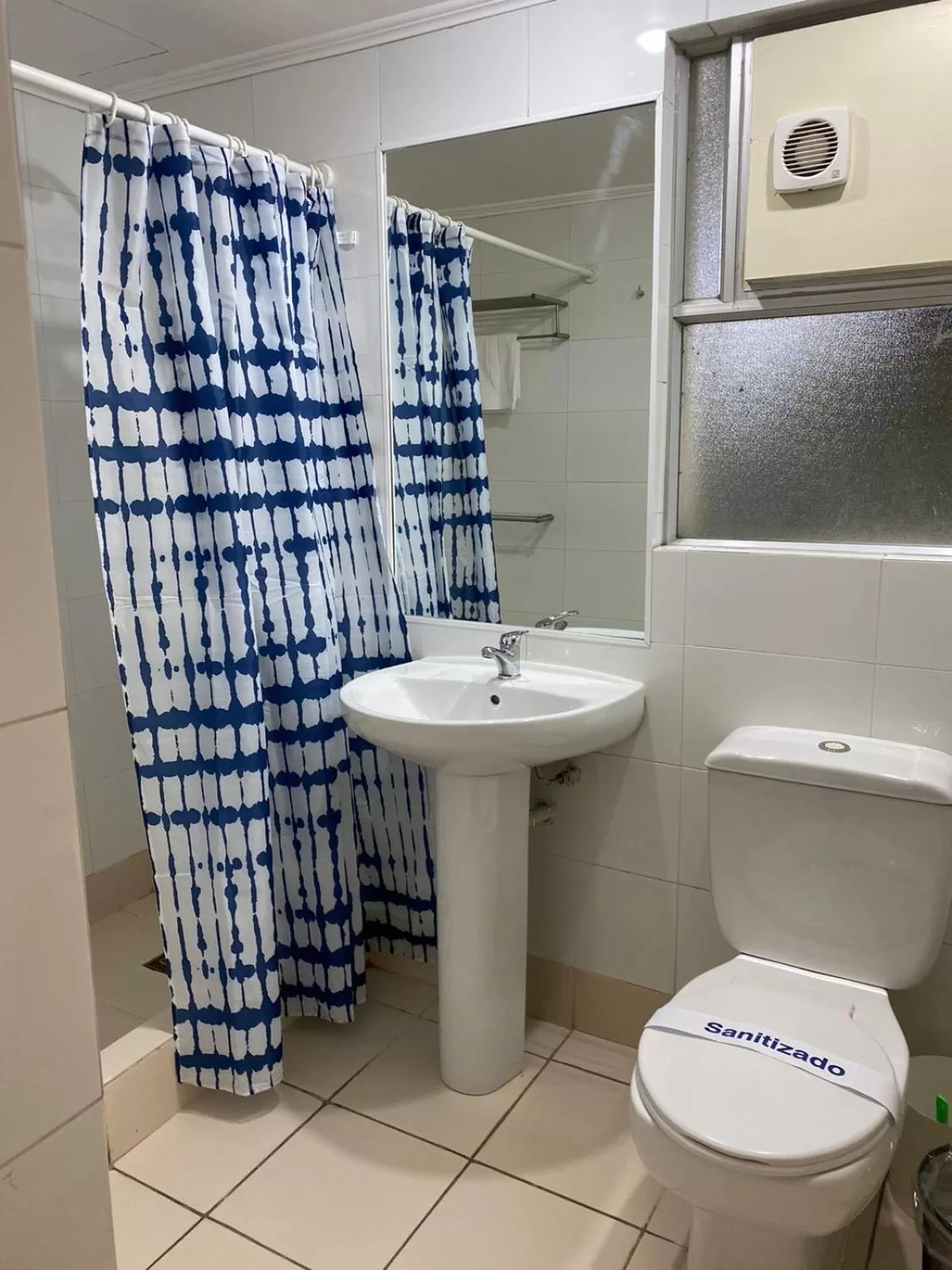 Bathroom in Villa del Rio Express