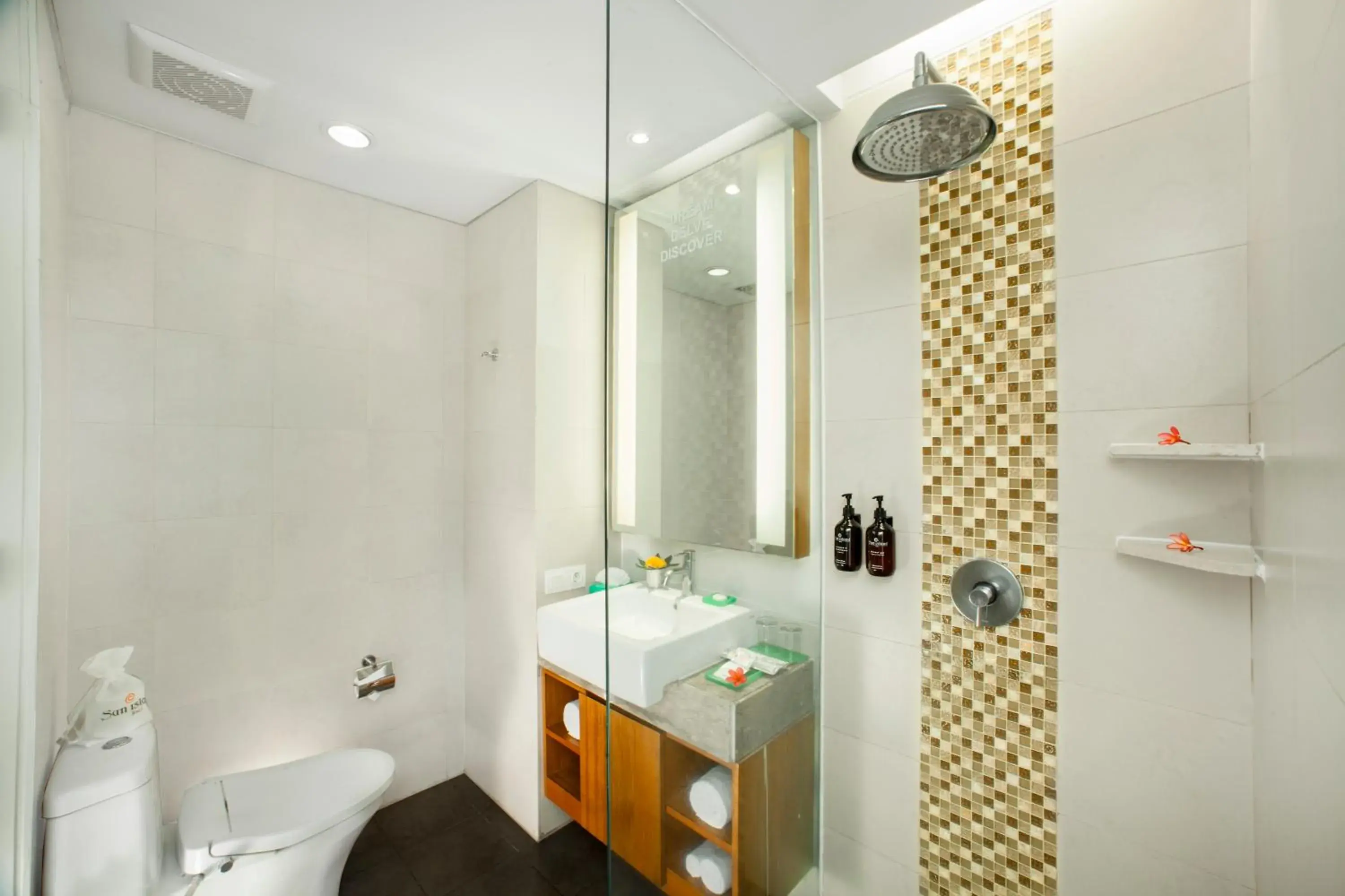 Bathroom in Sun Island Hotel & Spa Legian