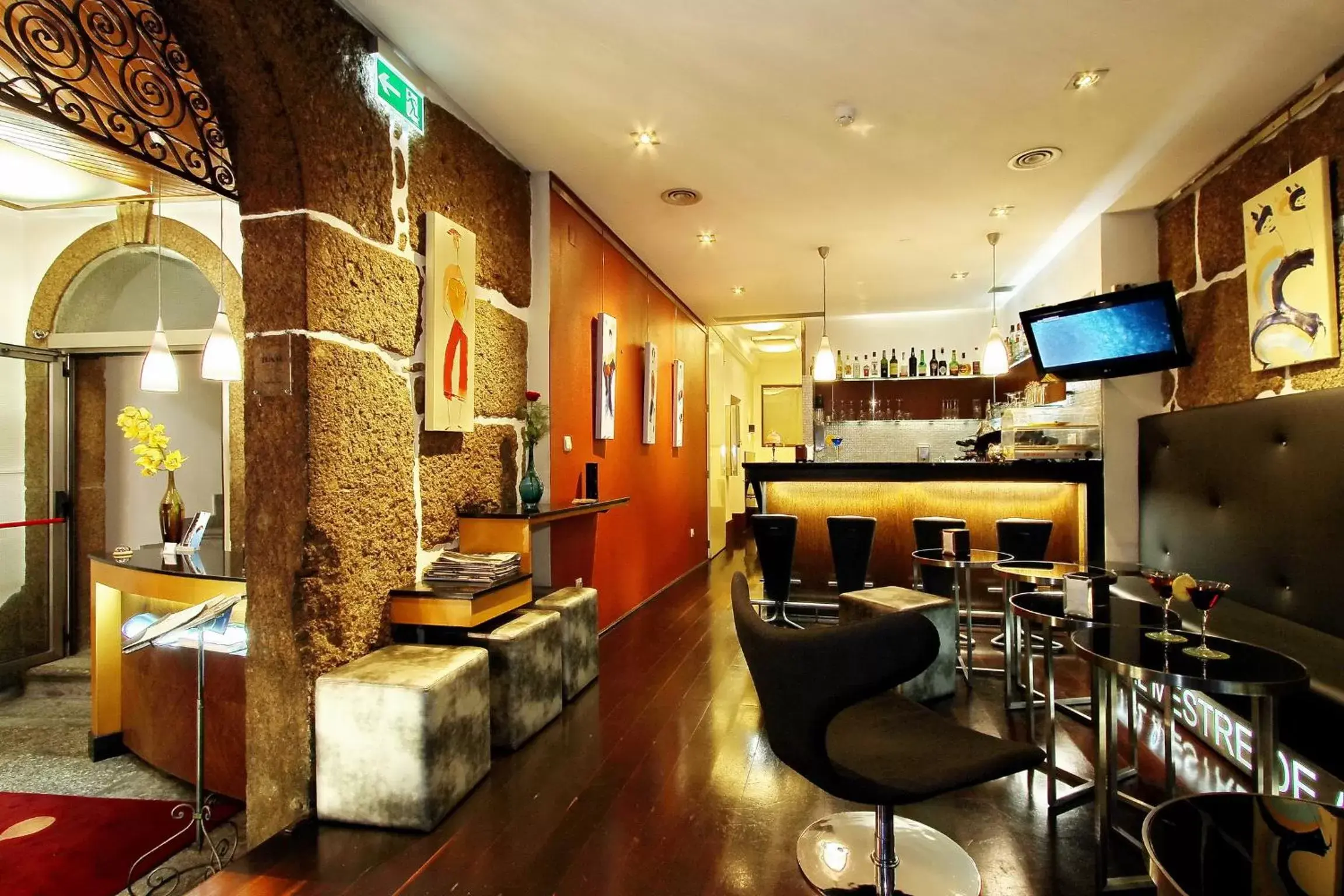 Restaurant/places to eat, Lounge/Bar in Hotel Mestre de Avis