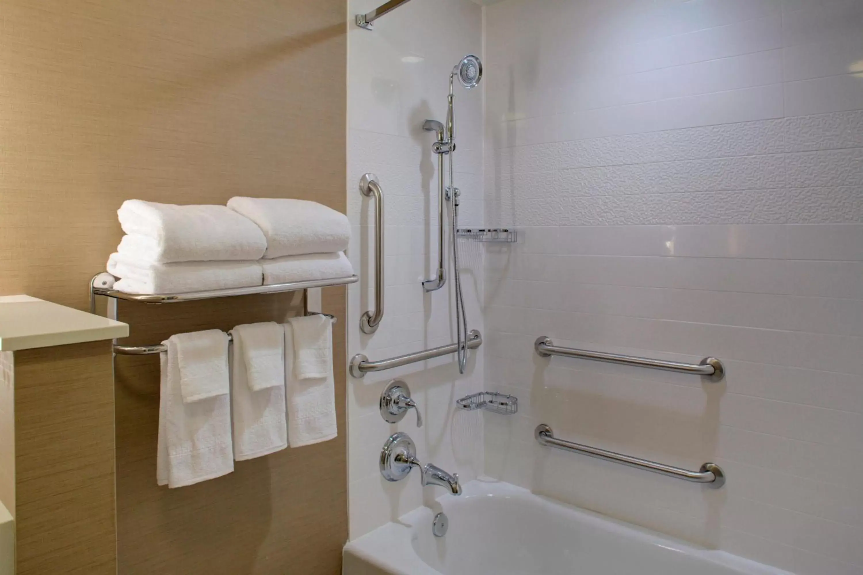 Photo of the whole room, Bathroom in Fairfield Inn & Suites by Marriott Flagstaff East
