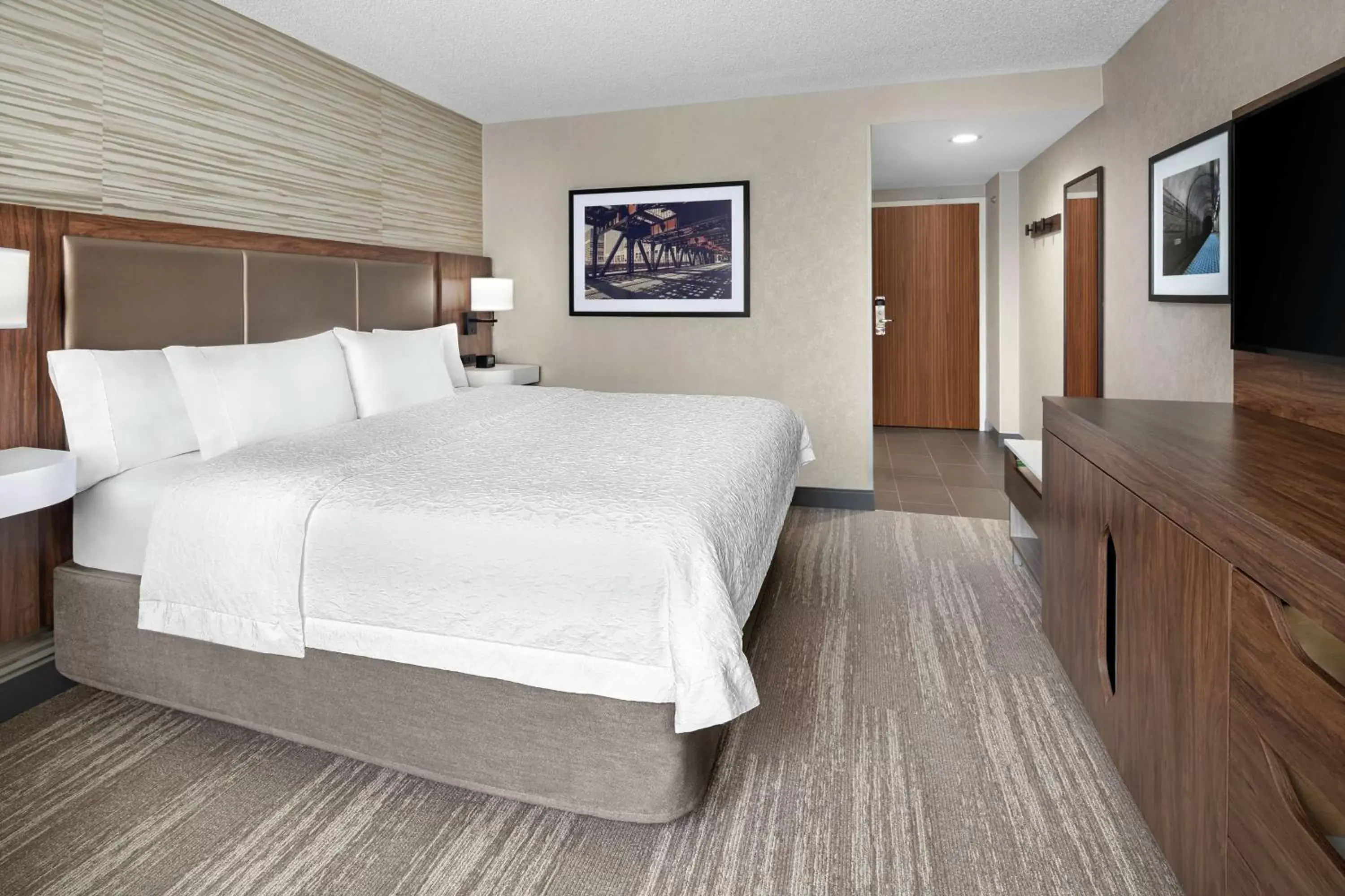 Bedroom, Bed in Hampton Inn & Suites Chicago-Downtown