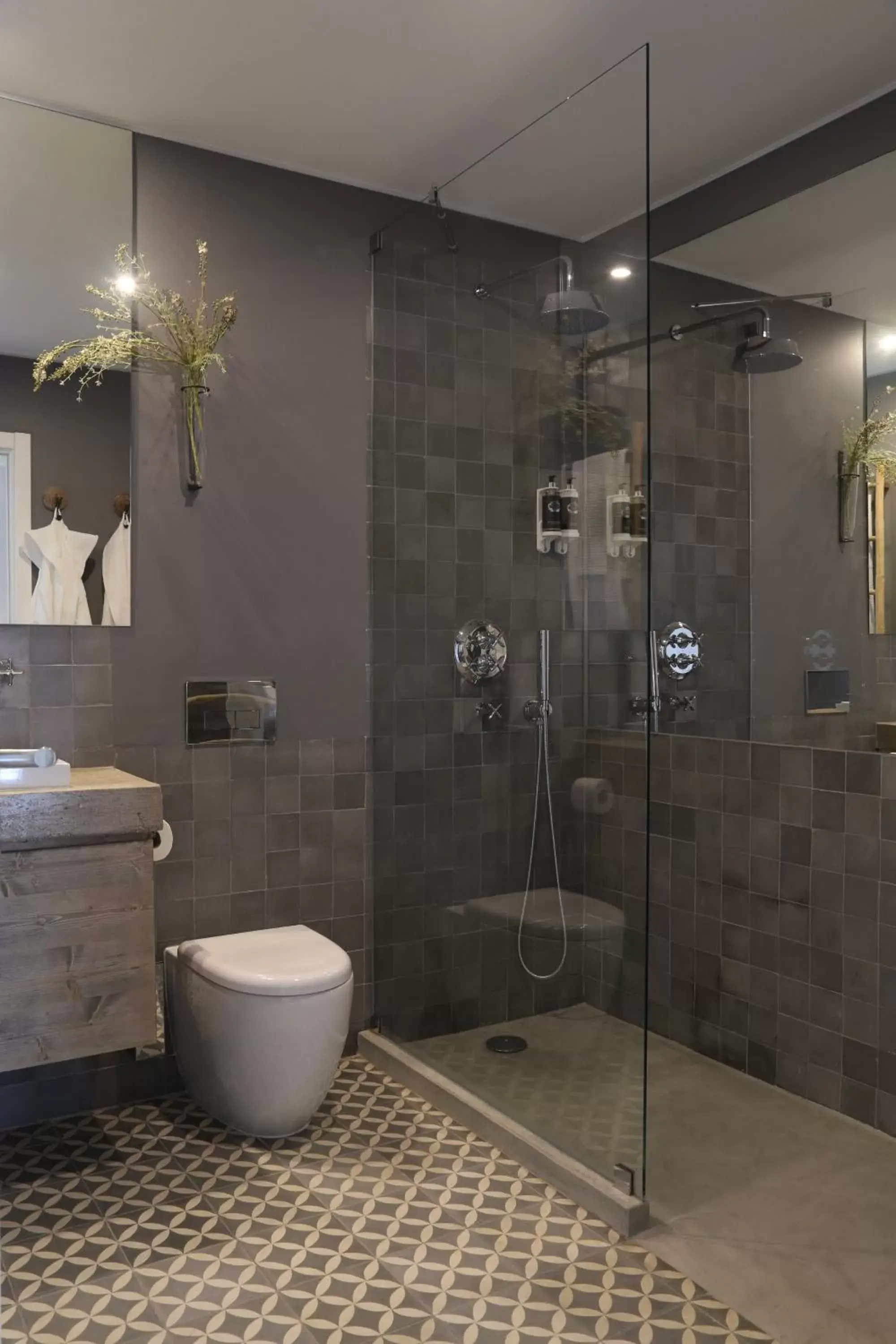 Toilet, Bathroom in Colégio Charm House