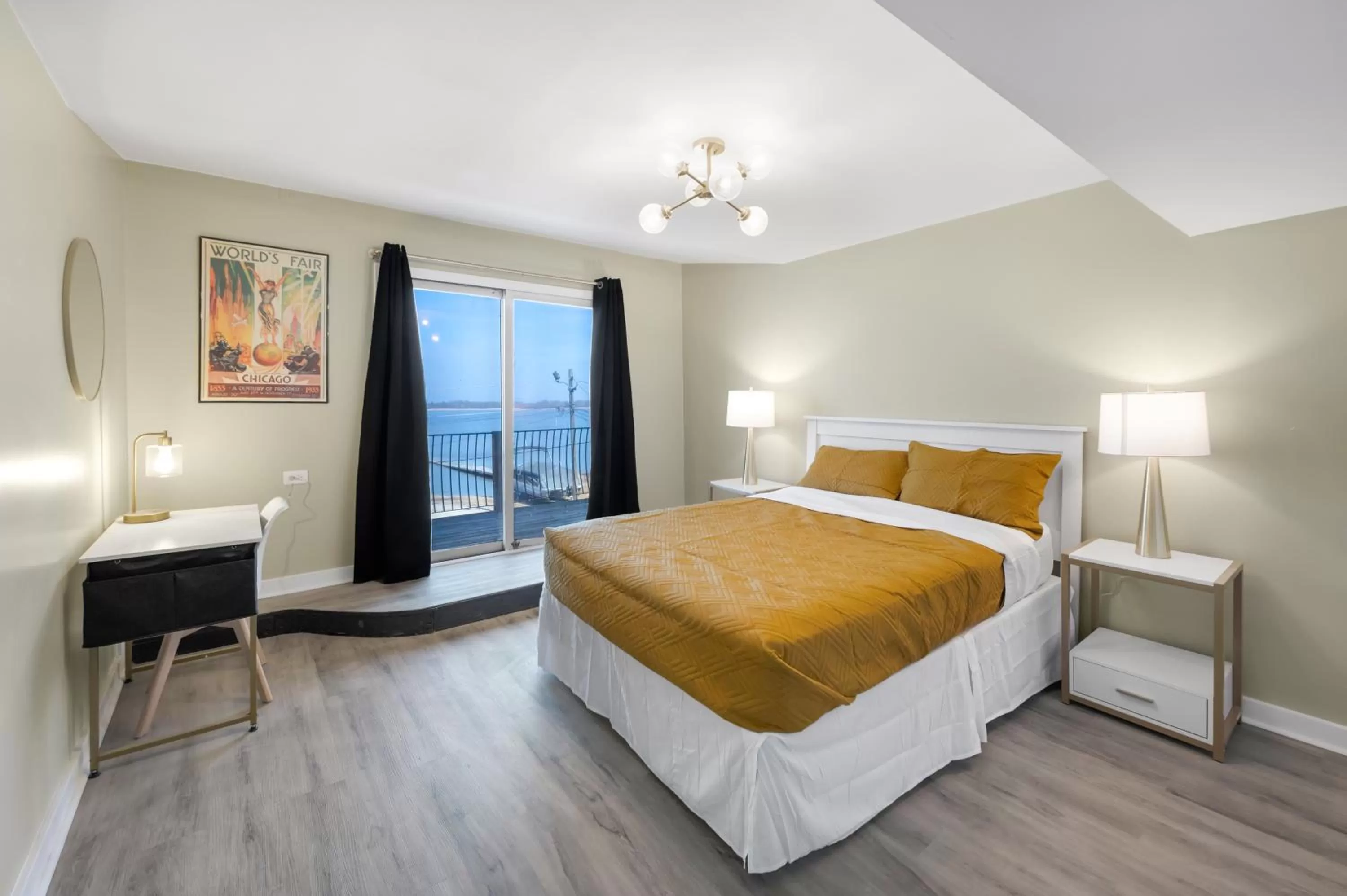 Bedroom, Bed in Randolph Hotel