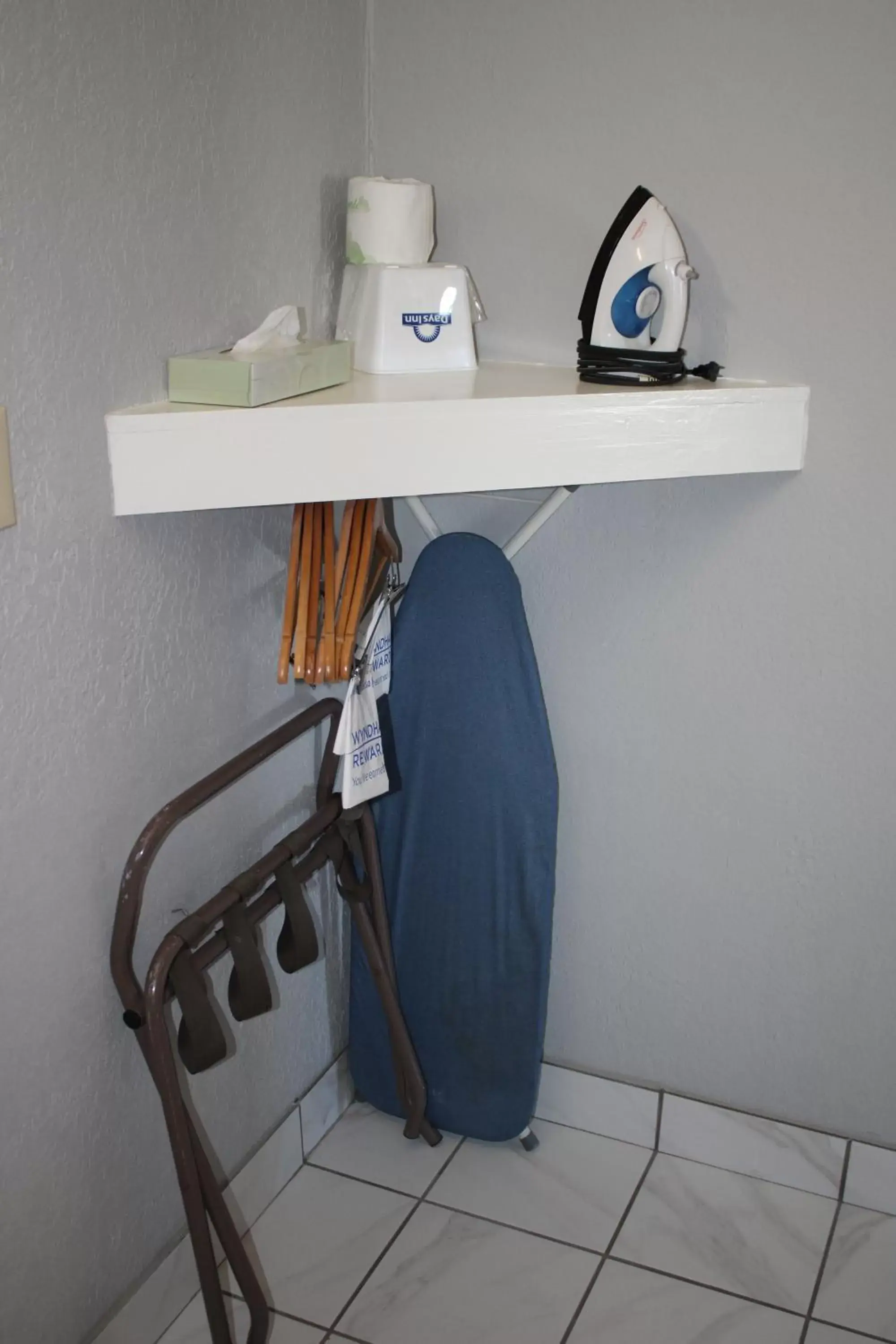 Queen Room with Mobility Access and Bathtub with Grab Bars - Non-Smoking in Days Inn by Wyndham Hays Queen Room with Mobility Access and Bathtub with Grab Bars - Non-Smoking in Days Inn by Wyndham Hays