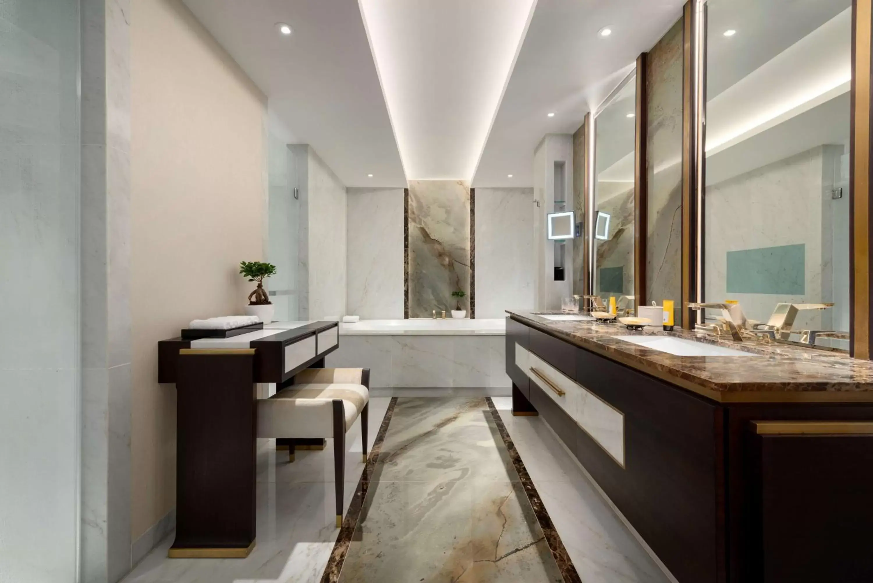 Bathroom in Shangri-La The Shard, London