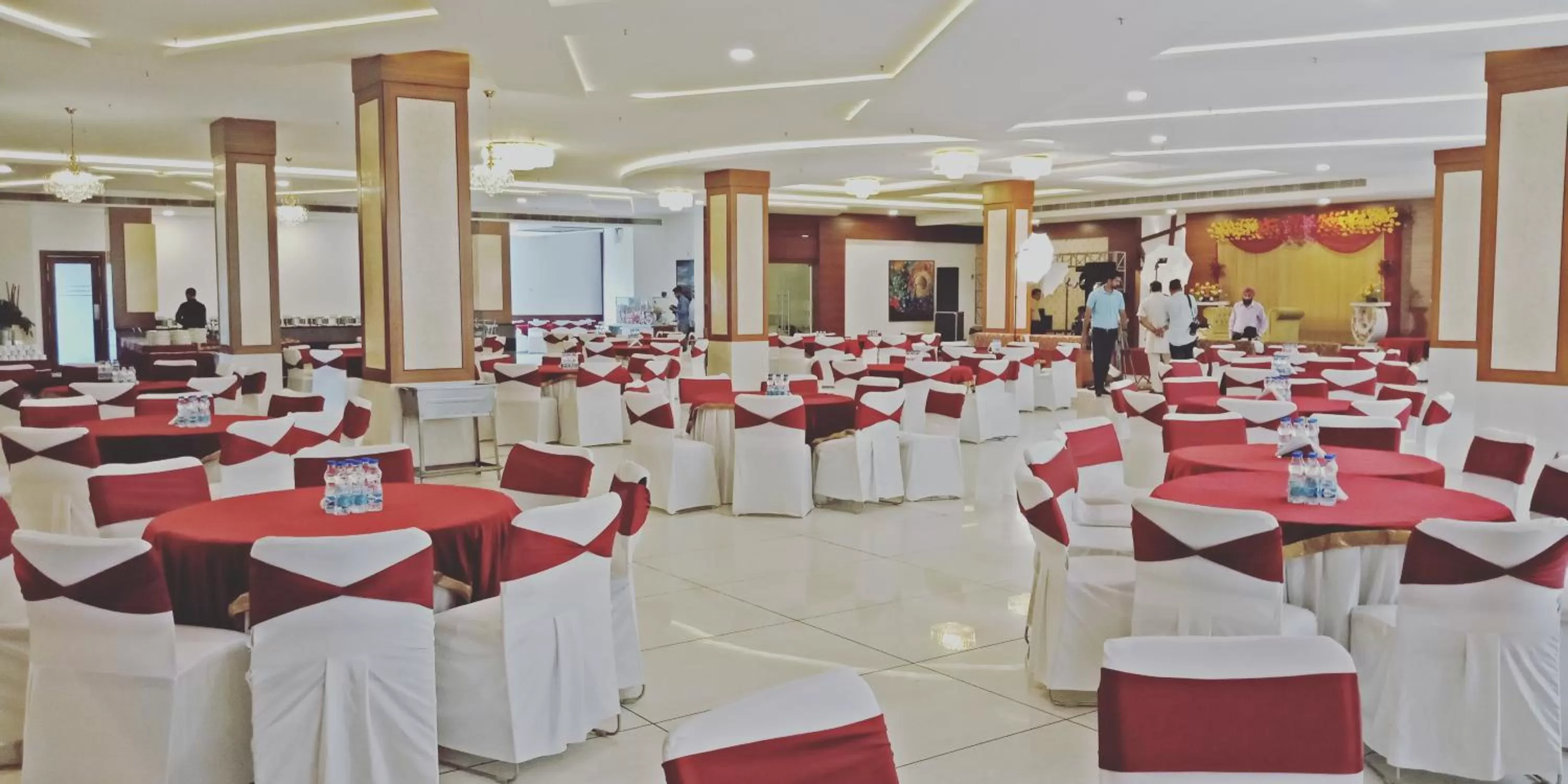 Banquet/Function facilities in Grand Hotel Nawanshahr