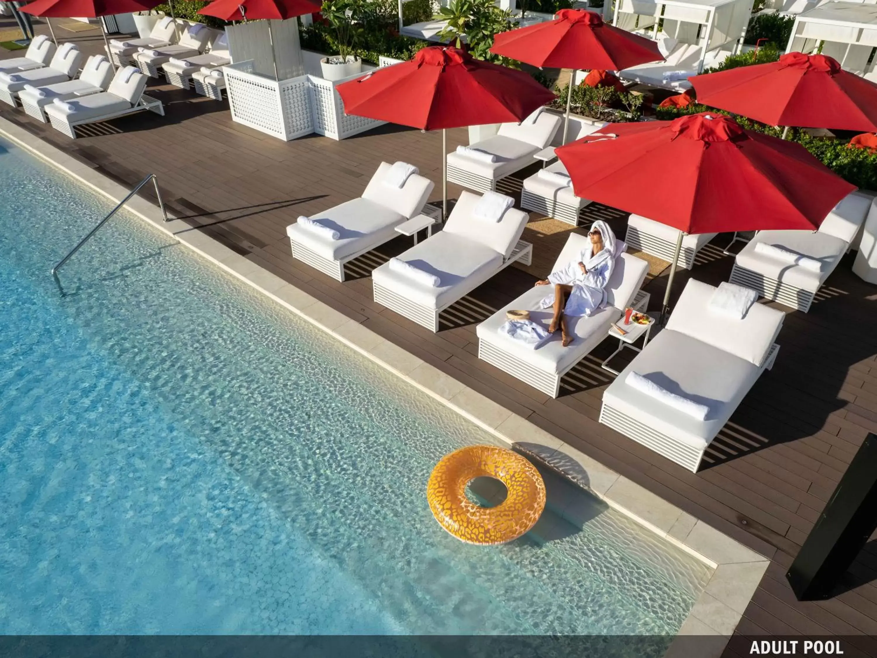 Restaurant/places to eat, Swimming Pool in Th8 Palm Dubai Beach Resort Vignette Collection, an IHG hotel