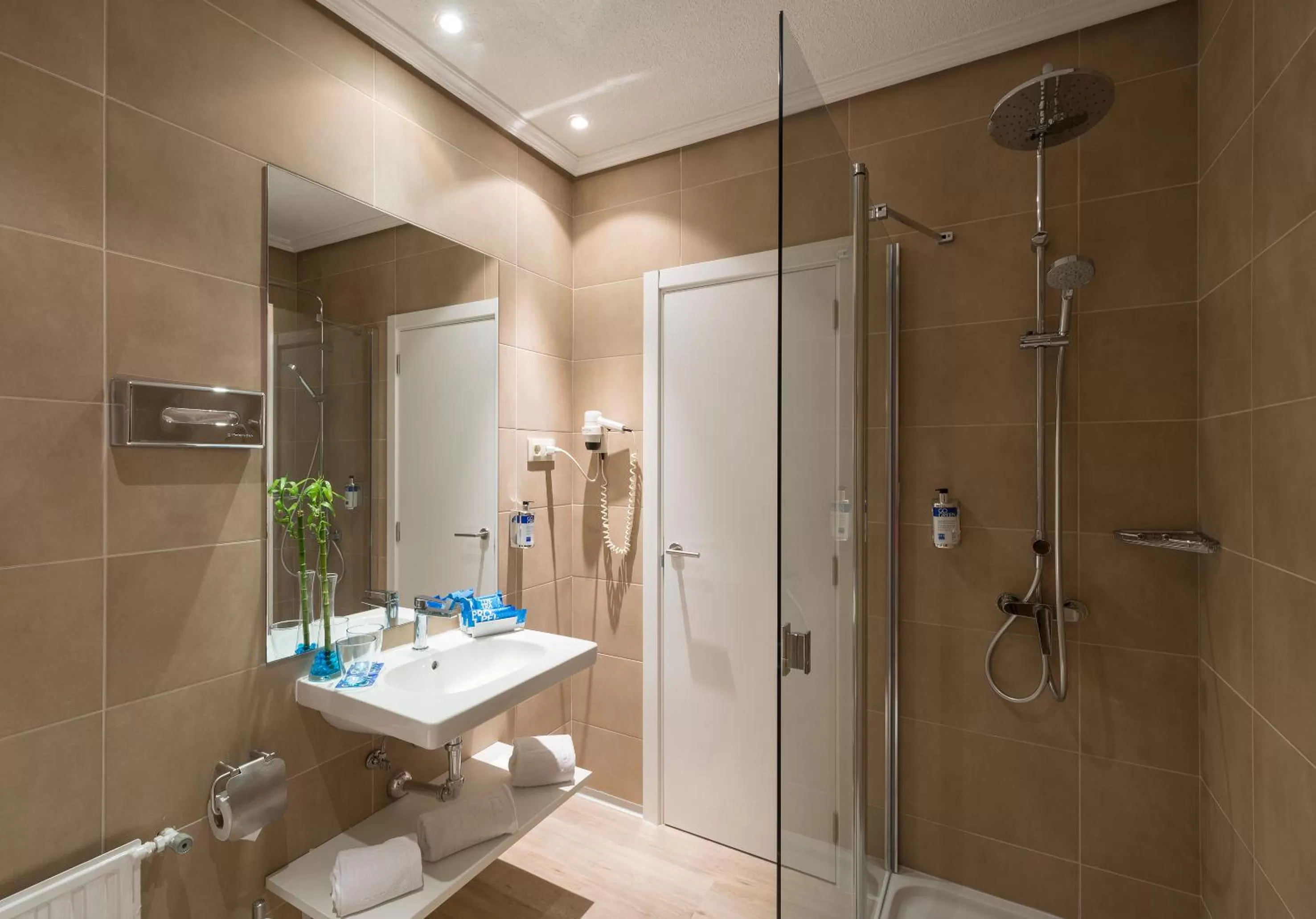 Bathroom in Hotel Madrid Gran Via 25, Affiliated by Meliá