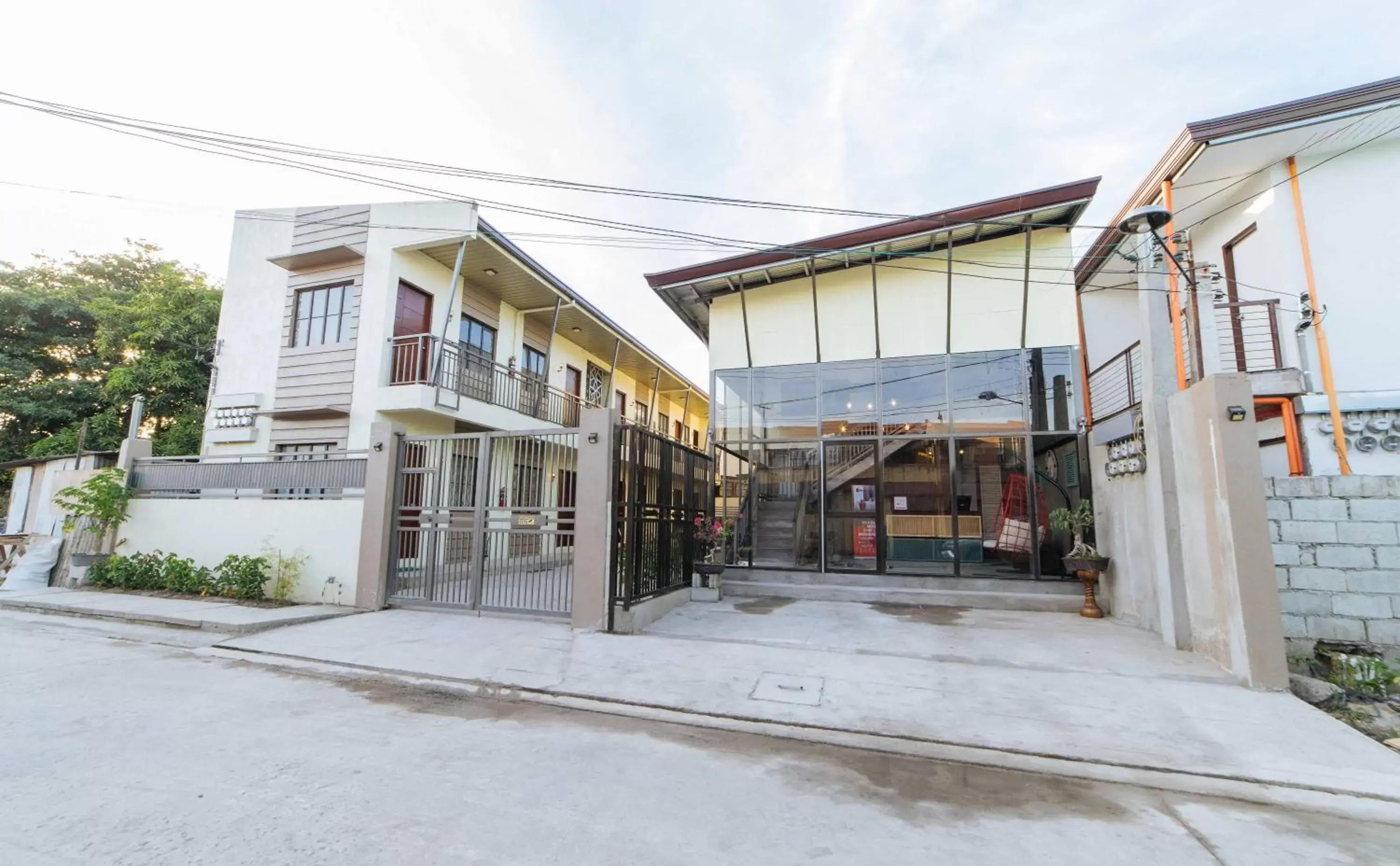 Facade/entrance in RedDoorz Plus @ Casa Lucia Sindalan San Fernando City Pampanga Facade/entrance in RedDoorz Plus @ Casa Lucia Sindalan San Fernando City Pampanga