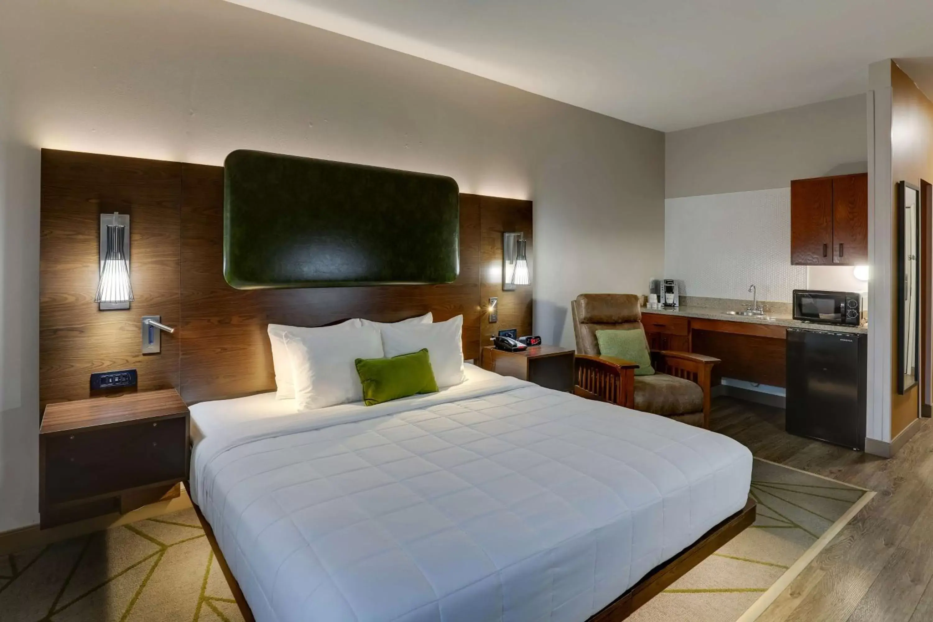 Bedroom, Bed in Best Western Plus Riata Hotel