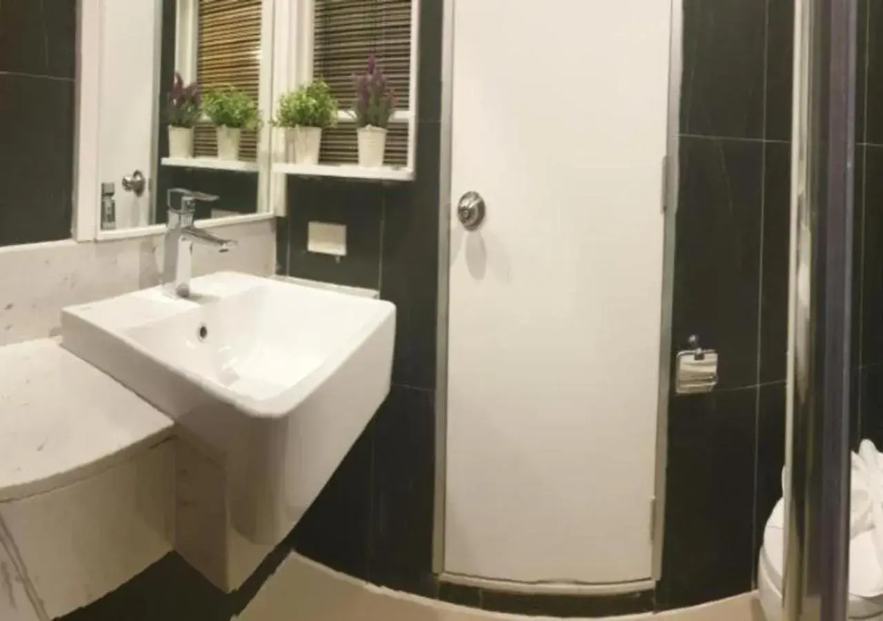 Toilet, Bathroom in Vinary Hotel Sukhumvit - SHA EXTRA Plus