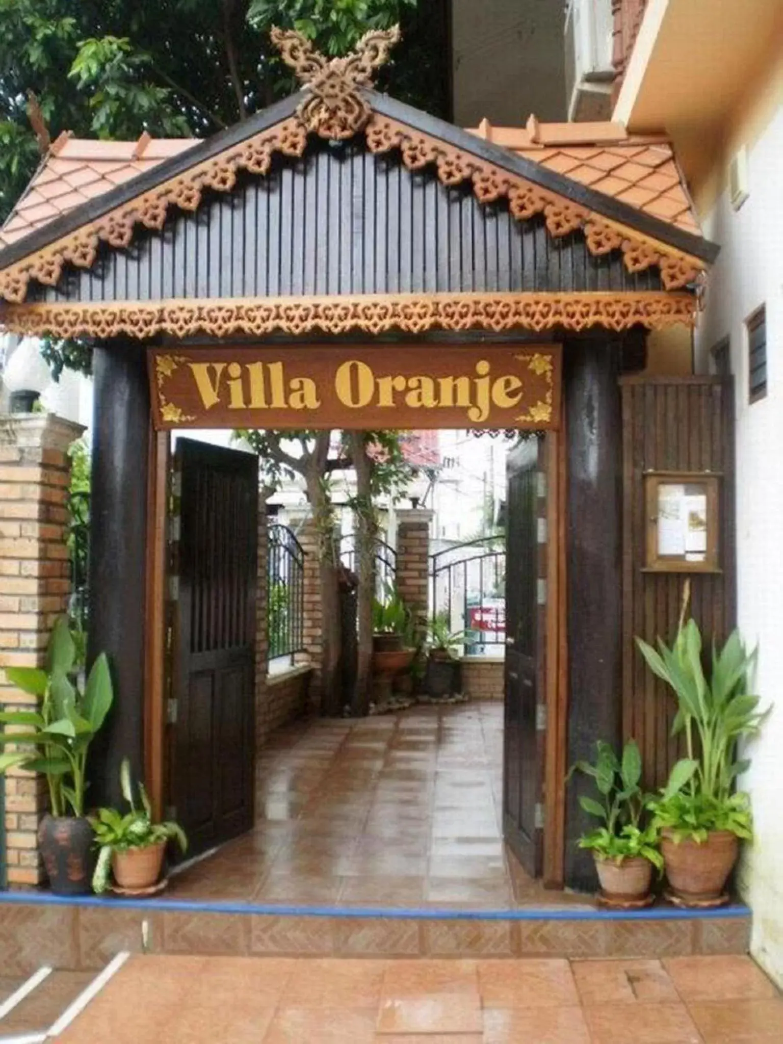 Facade/entrance in Villa Oranje Chiang Mai