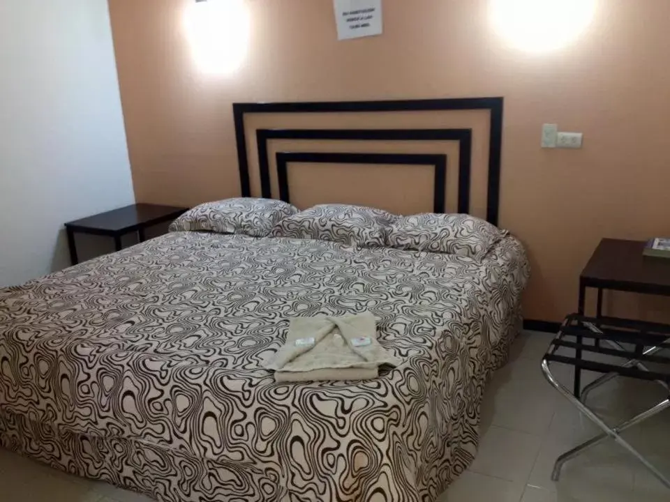 Bedroom, Bed in Hotel Santa Cruz