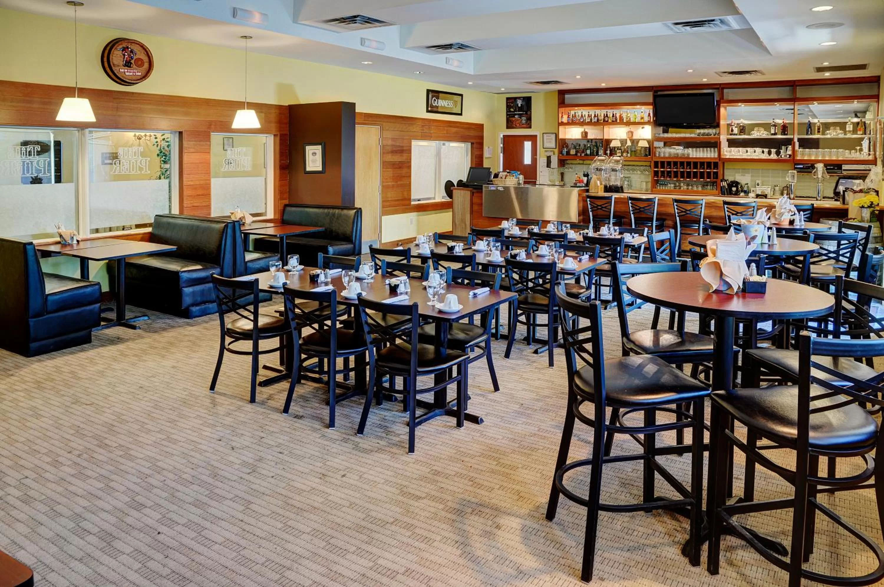 On-site shops in Lakeview Gimli Resort