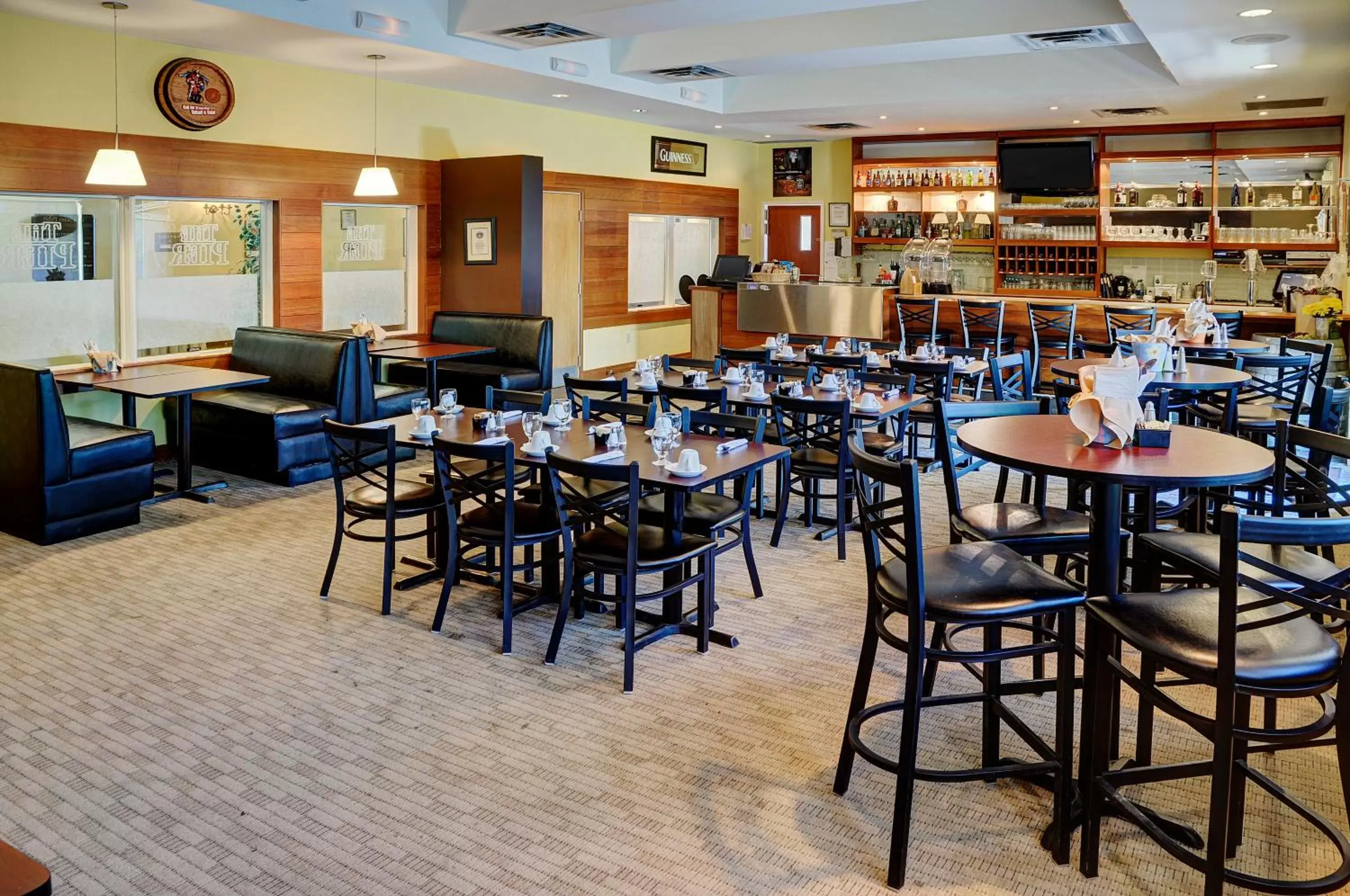 On-site shops in Lakeview Gimli Resort On-site shops in Lakeview Gimli Resort