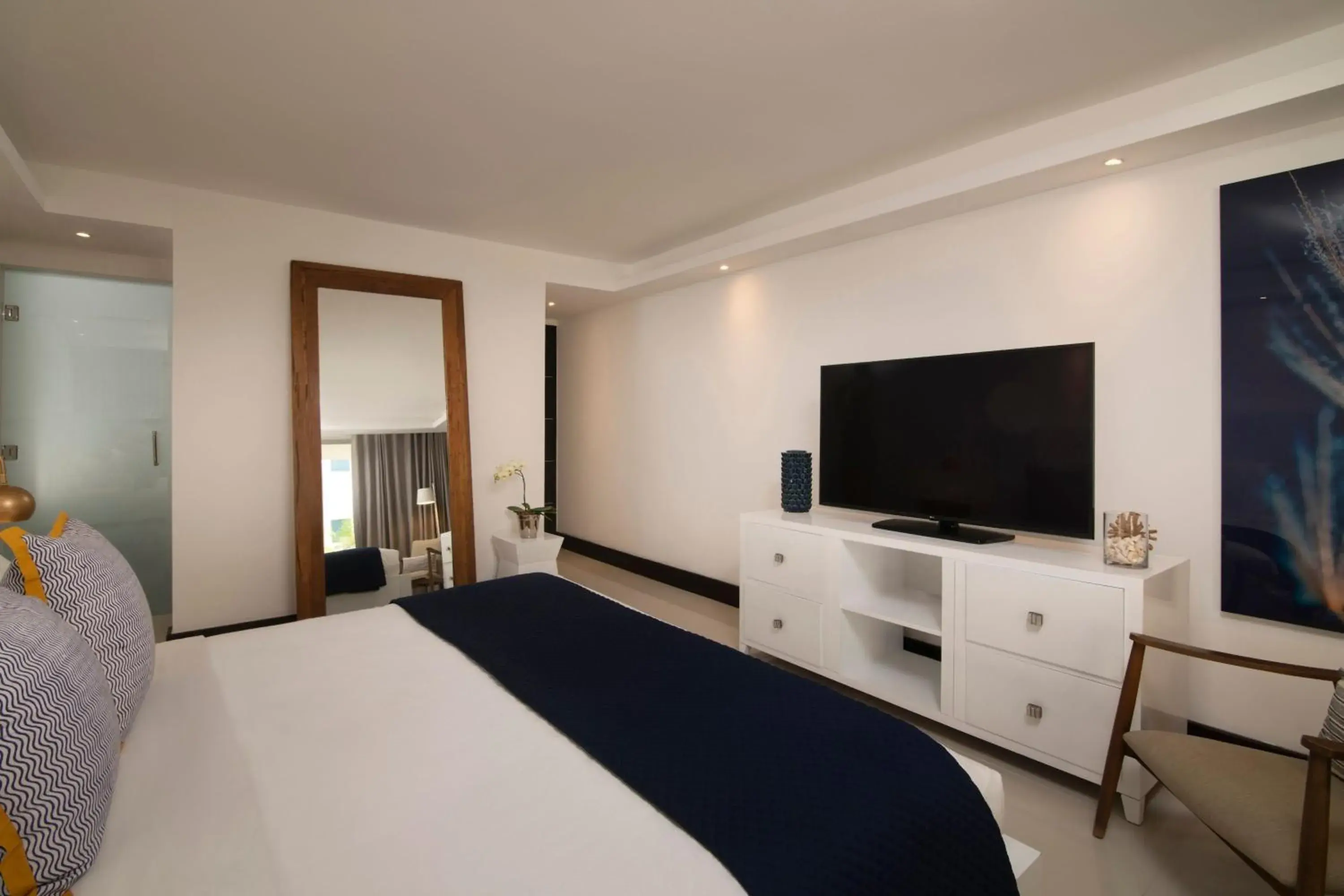 Bedroom, TV/Entertainment Center in The Ocean Club, a Luxury Collection Resort, Costa Norte