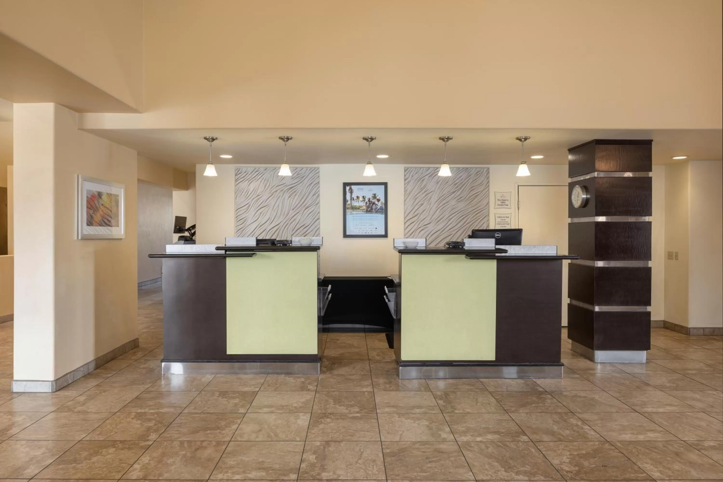 Lobby or reception in La Quinta by Wyndham Tucson - Reid Park