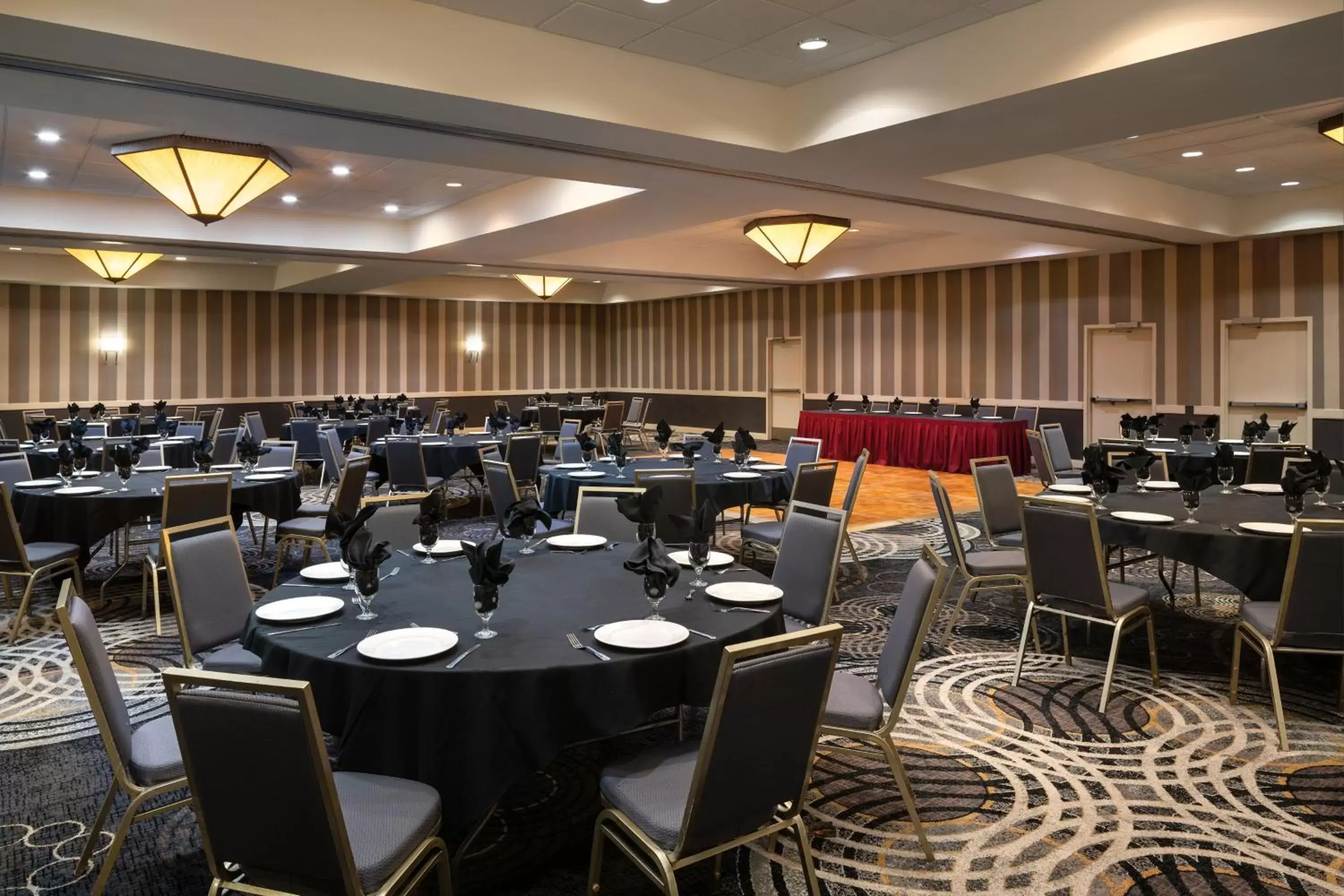 Meeting/conference room, Restaurant/Places to Eat in Wyndham Phoenix Airport - Tempe