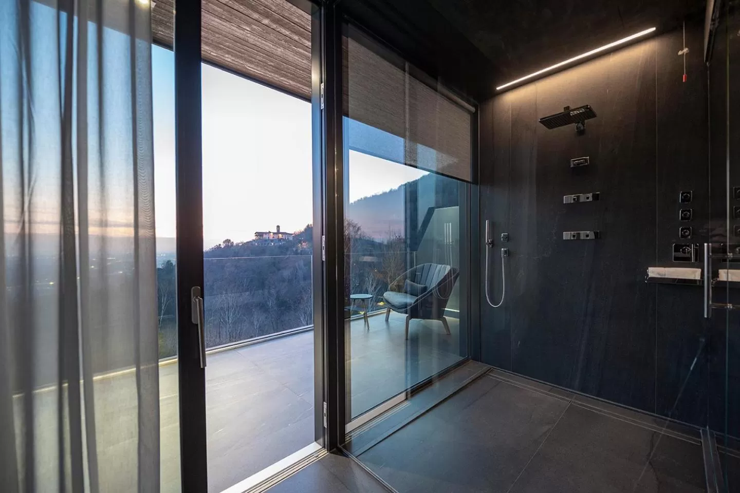 Photo of the whole room in Phi Hotel Piajo