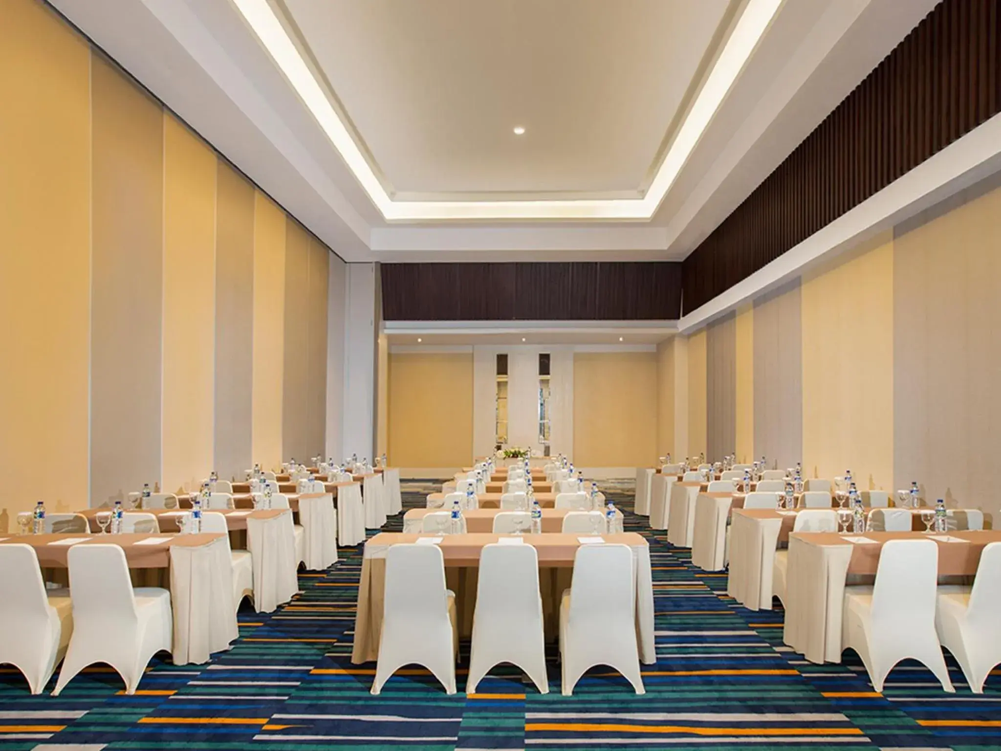 Banquet/Function facilities, Banquet Facilities in Hotel Santika Pekalongan