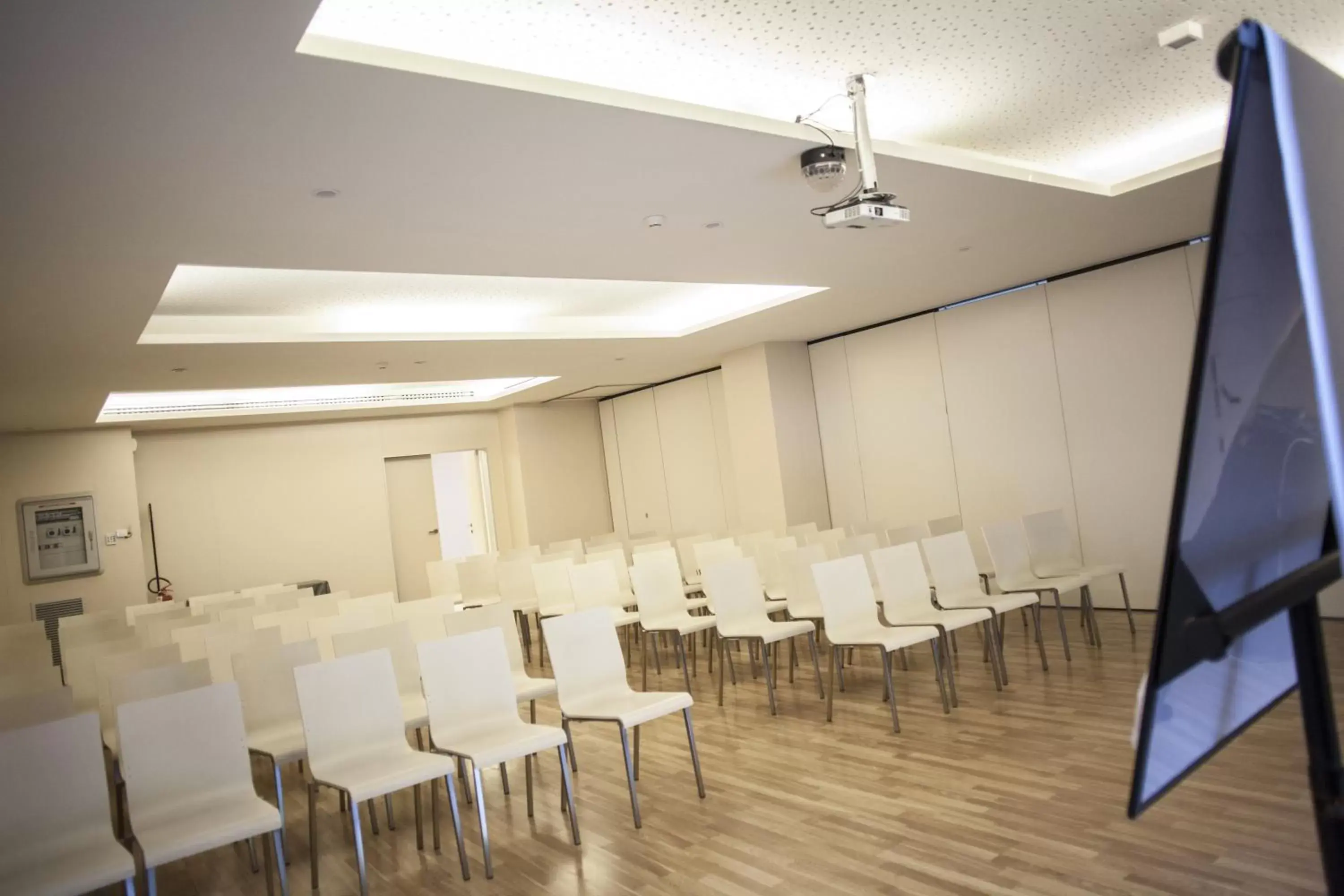 Business facilities in Just Hotel Lomazzo Fiera