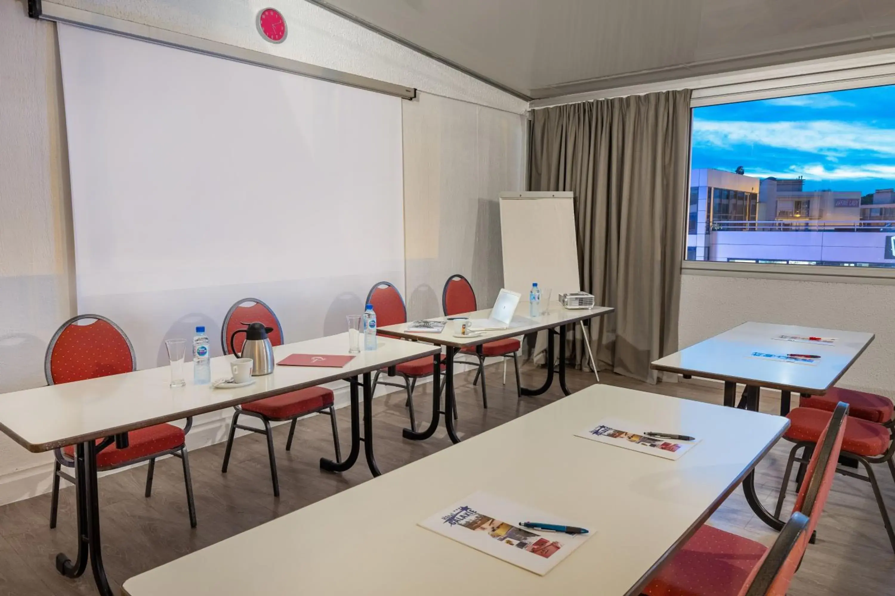 Meeting/conference room in The Originals City, Hôtel Galaxie, Nice Aéroport