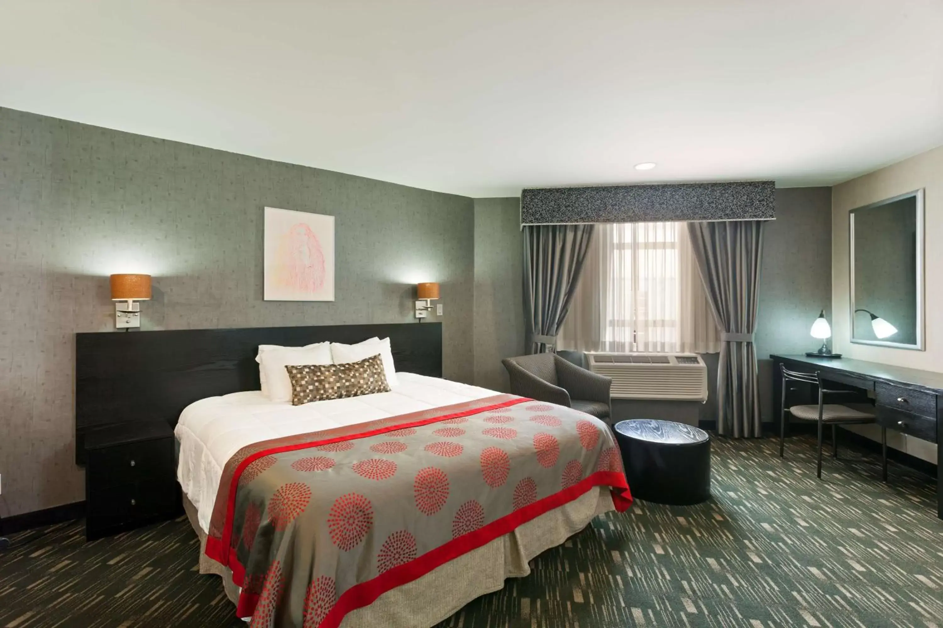 Photo of the whole room, Room Photo in Ramada Plaza by Wyndham West Hollywood Hotel & Suites