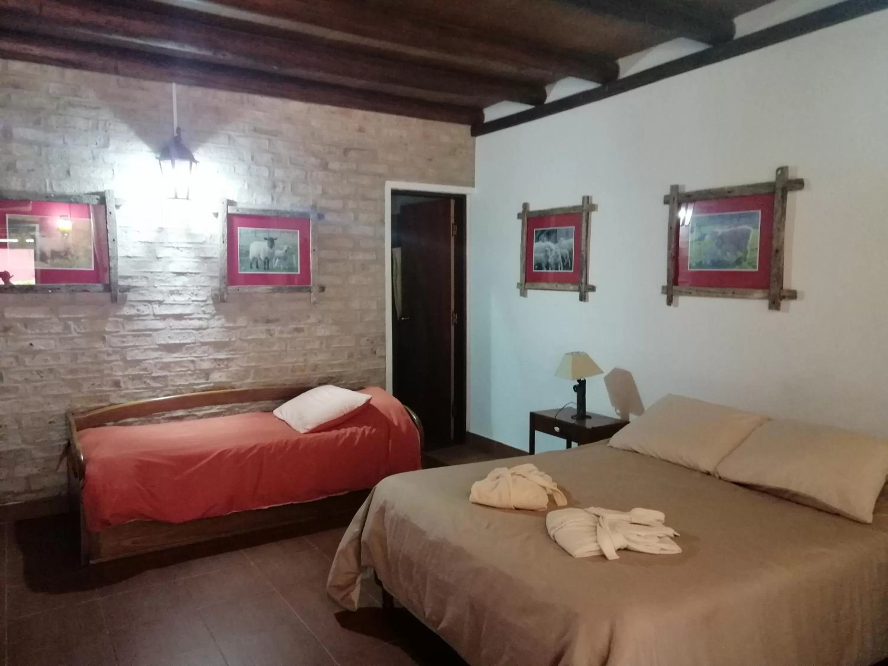 Photo of the whole room, Bed in Estancia Renacimiento