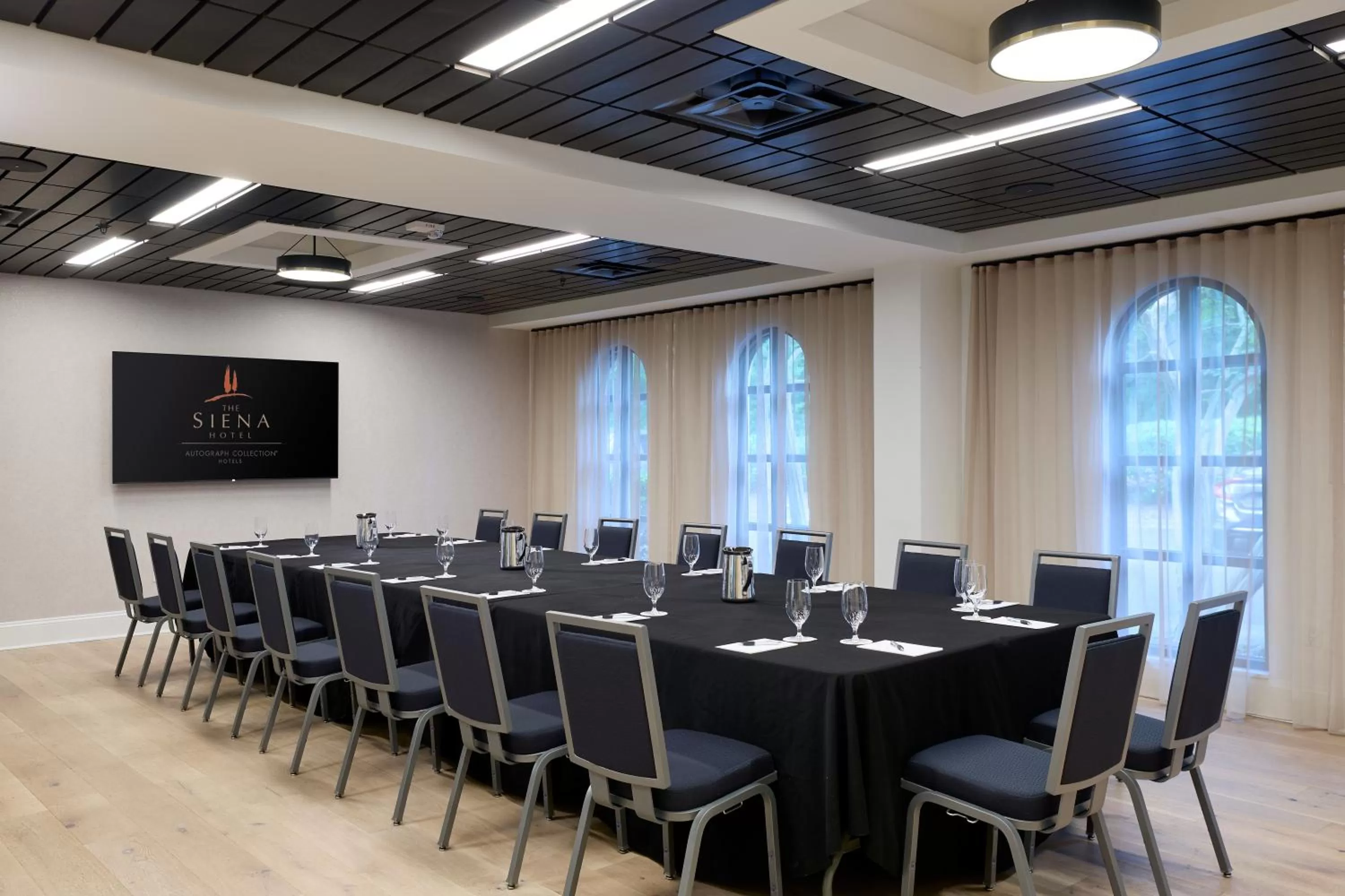 Meeting/conference room in The Siena Hotel, Autograph Collection