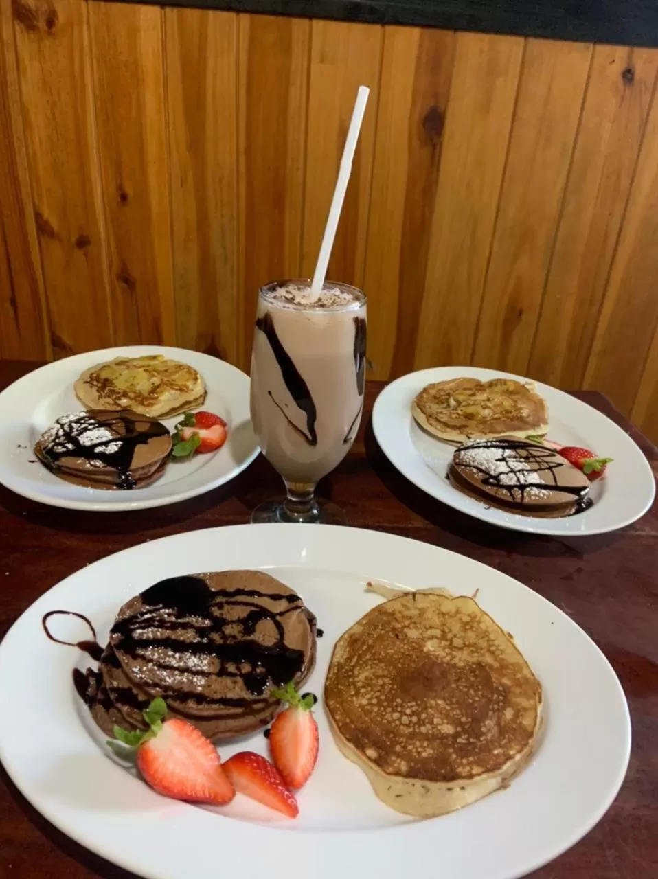 Lunch and Dinner in Golden King Guest