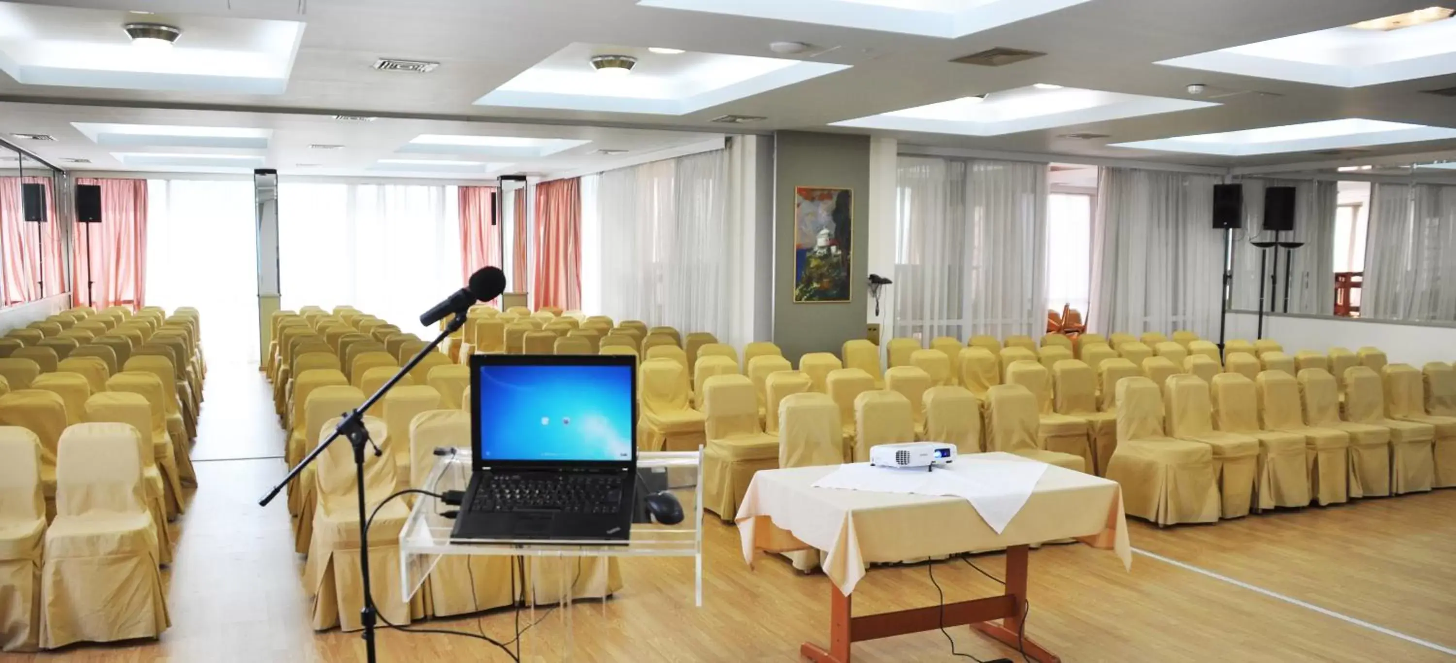Banquet/Function facilities, Business Area/Conference Room in Hotel Metropol